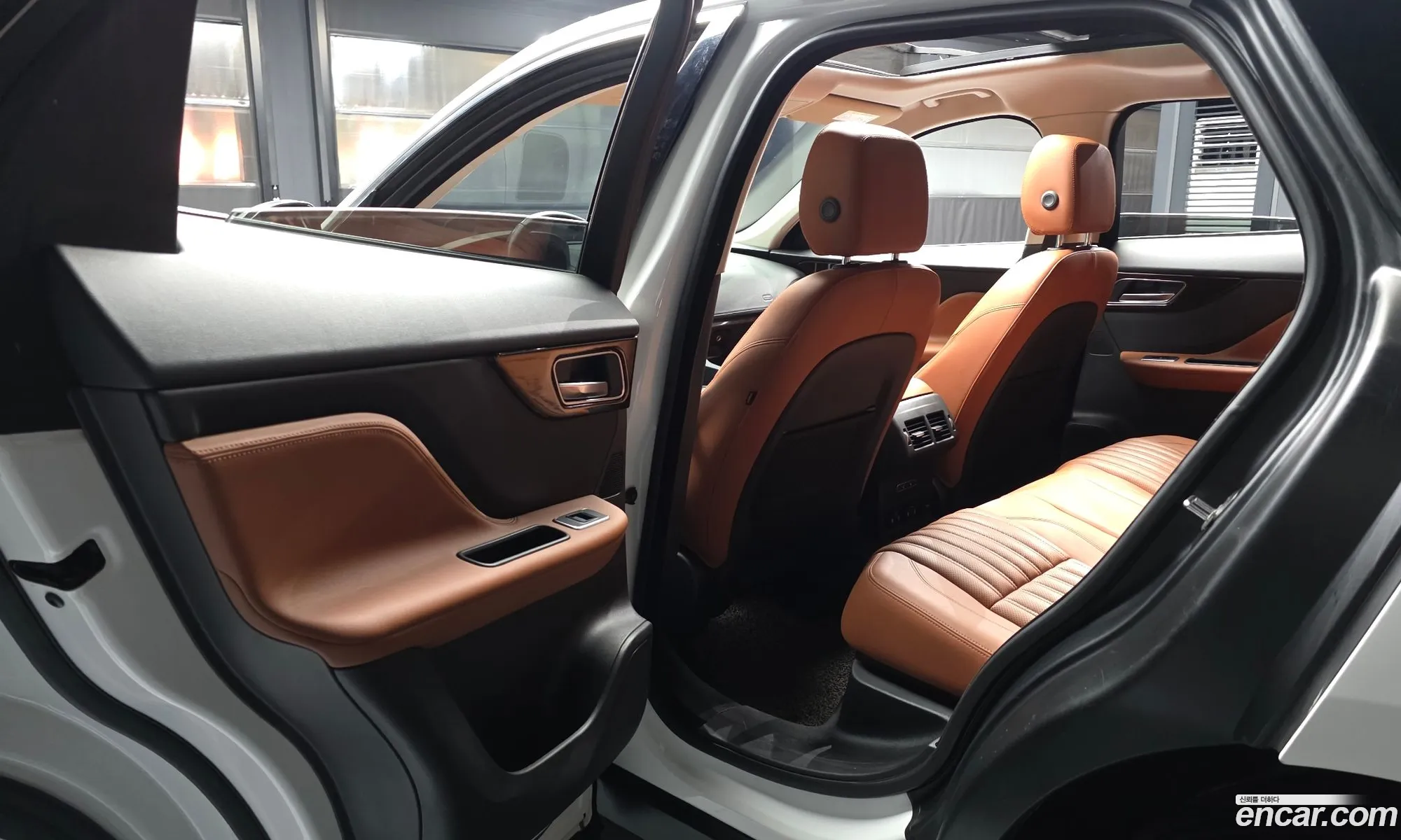 Jaguar F-Pace 2017 SADCA2BN2HA894883 — 21
