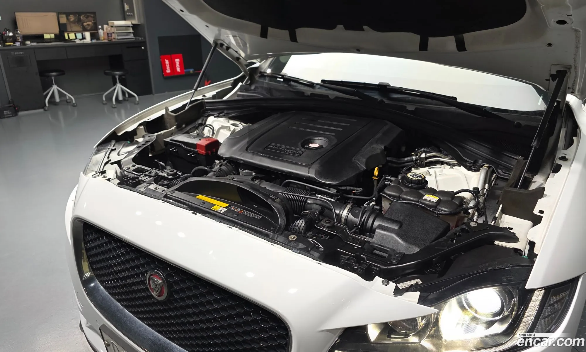Jaguar F-Pace 2017 SADCA2BN2HA894883 — 35