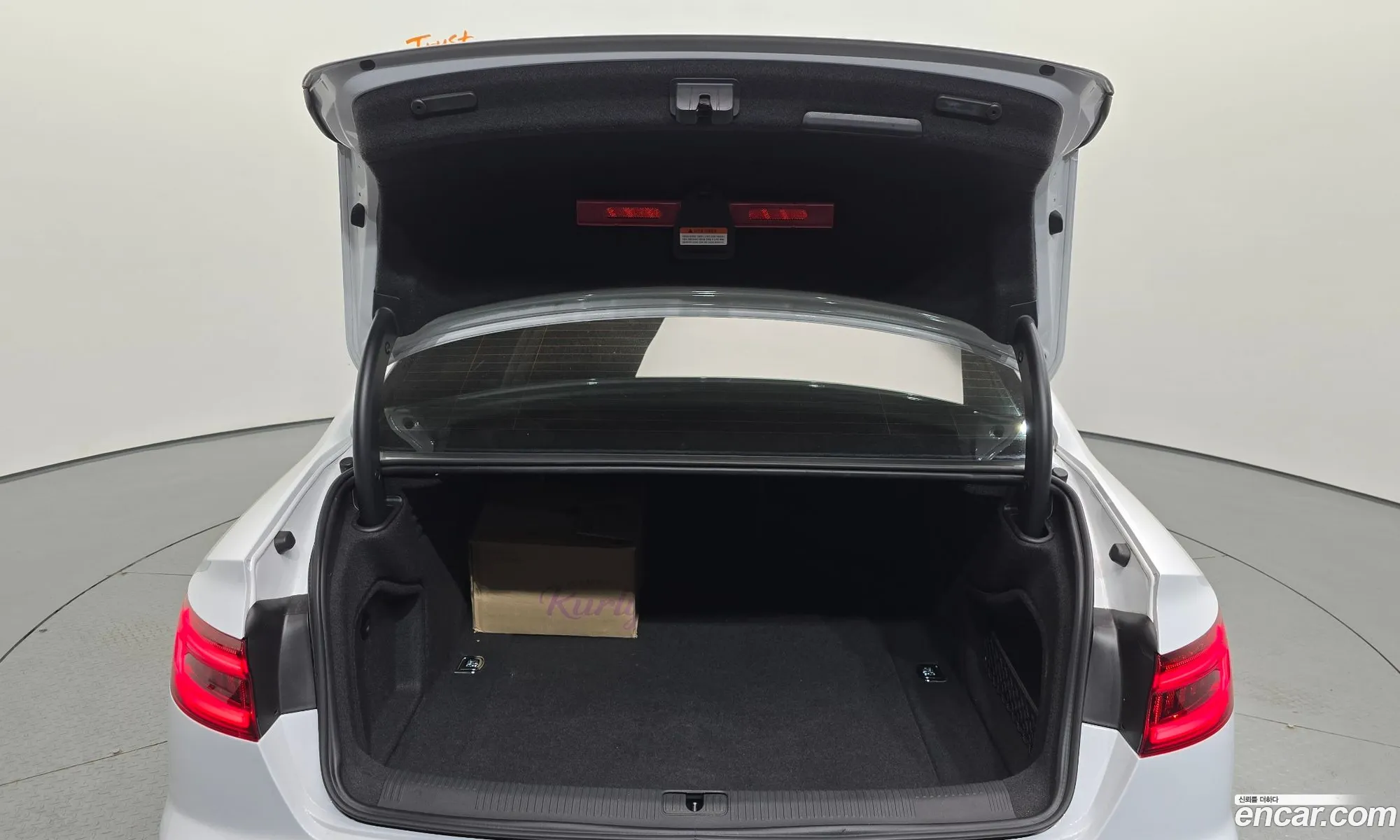 Audi A4 2019 WAUZZZF49KA121812 — 12