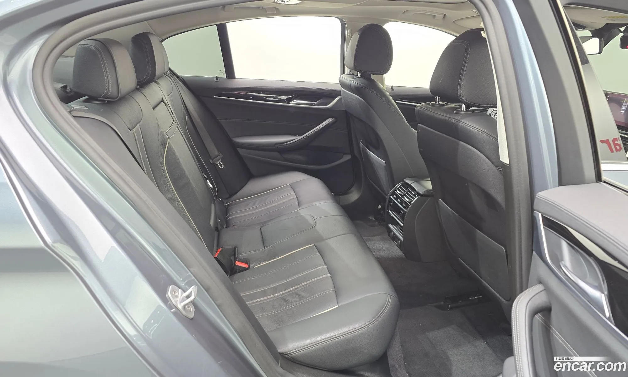BMW 5 Series 2019 WBAJK7102KBP74843 — 31