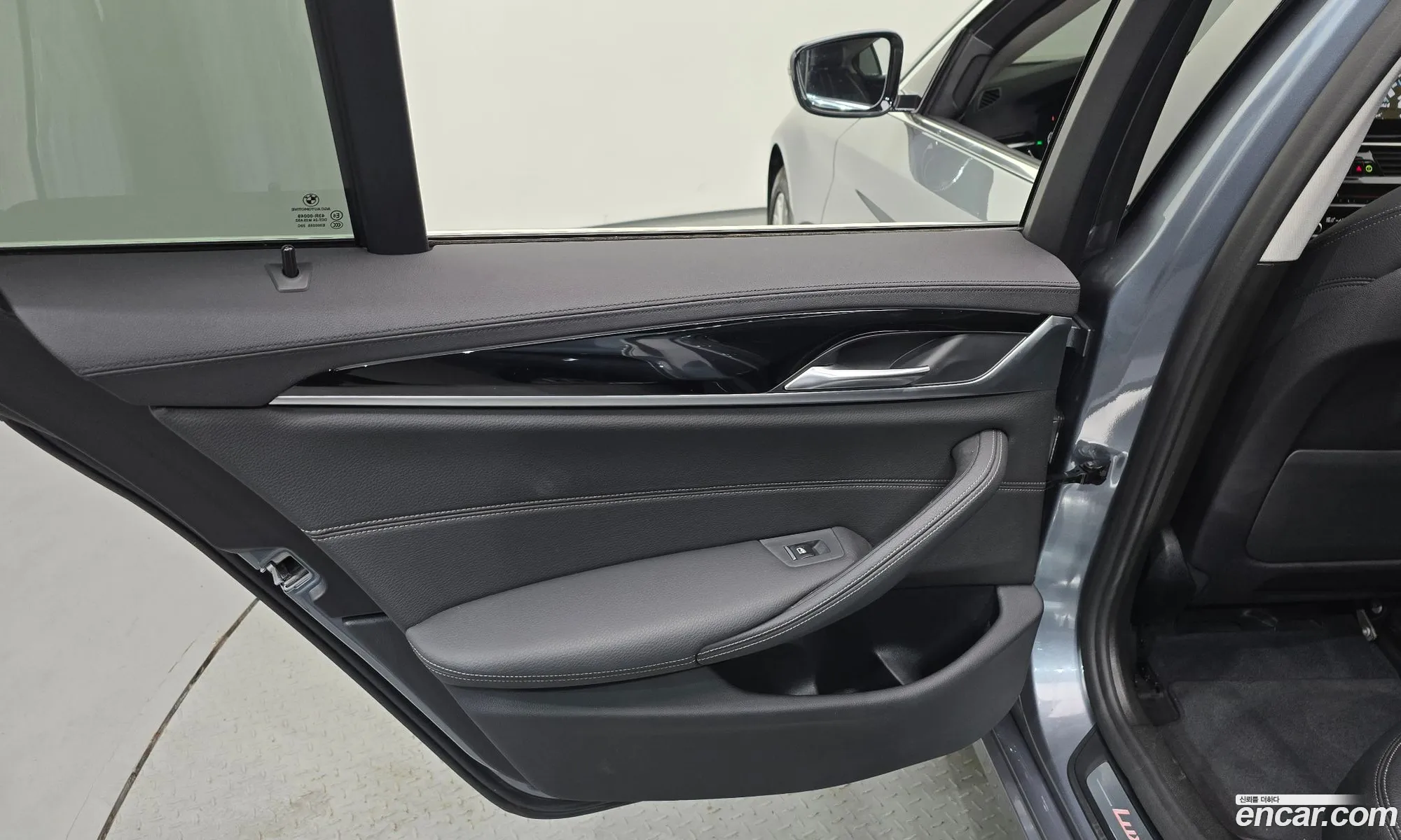BMW 5 Series 2019 WBAJK7102KBP74843 — 15