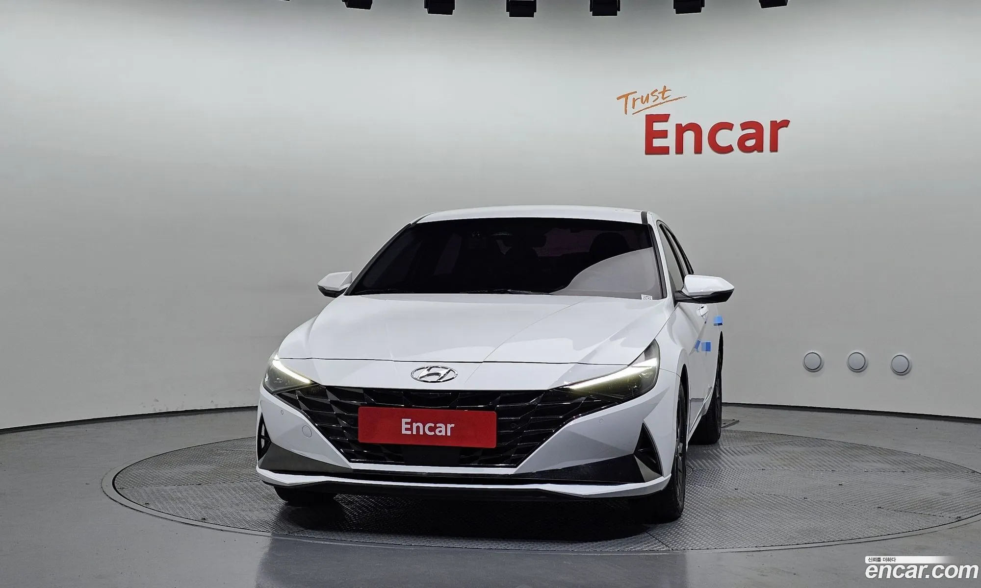 Hyundai Elantra 2020 — 2
