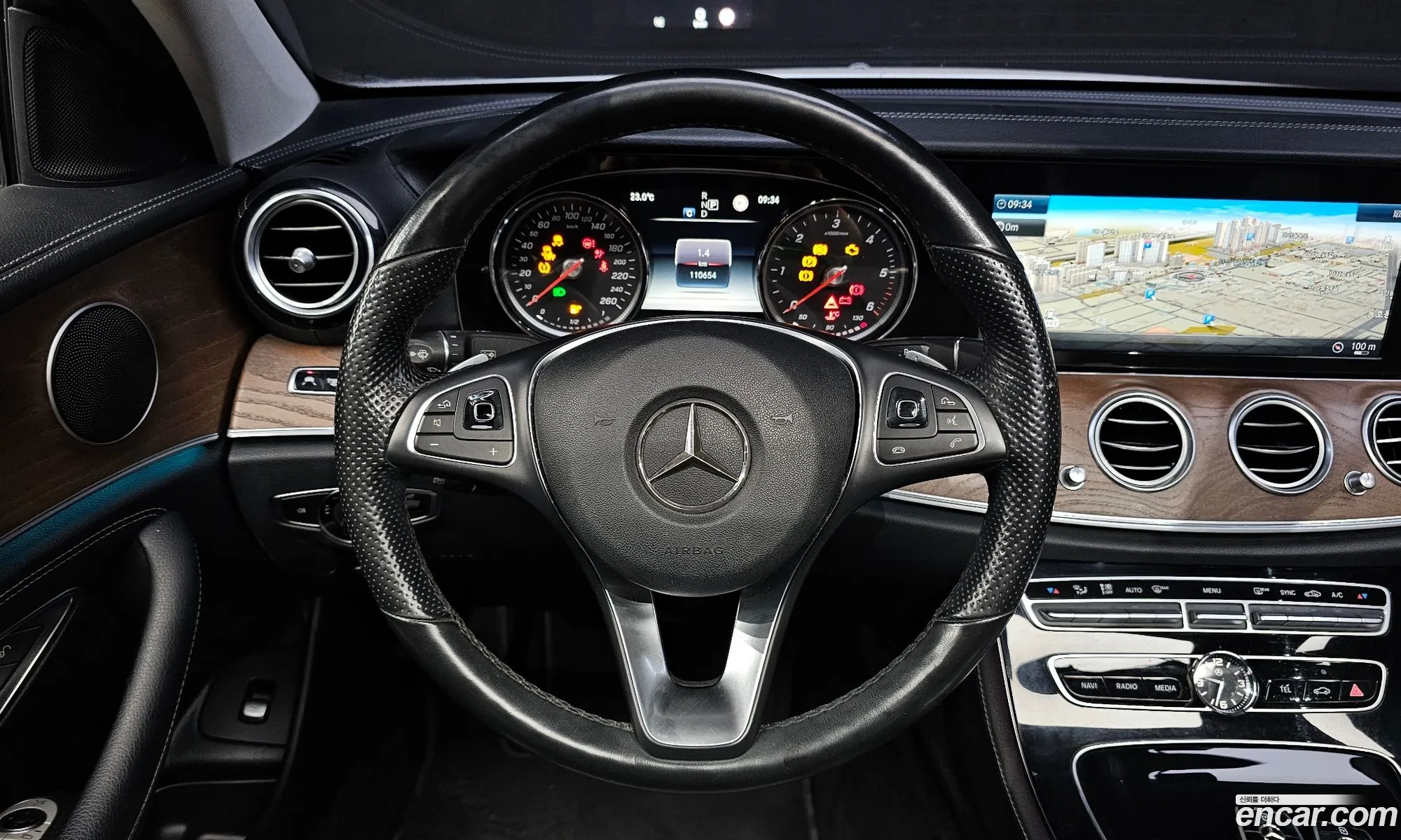 Mercedes-Benz E-Class W213 2017 WDDZF0FBXJA318580 — 16