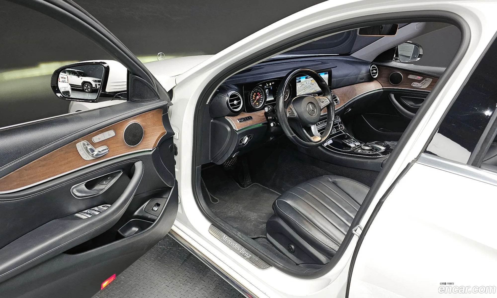 Mercedes-Benz E-Class W213 2017 WDDZF0FBXJA318580 — 17