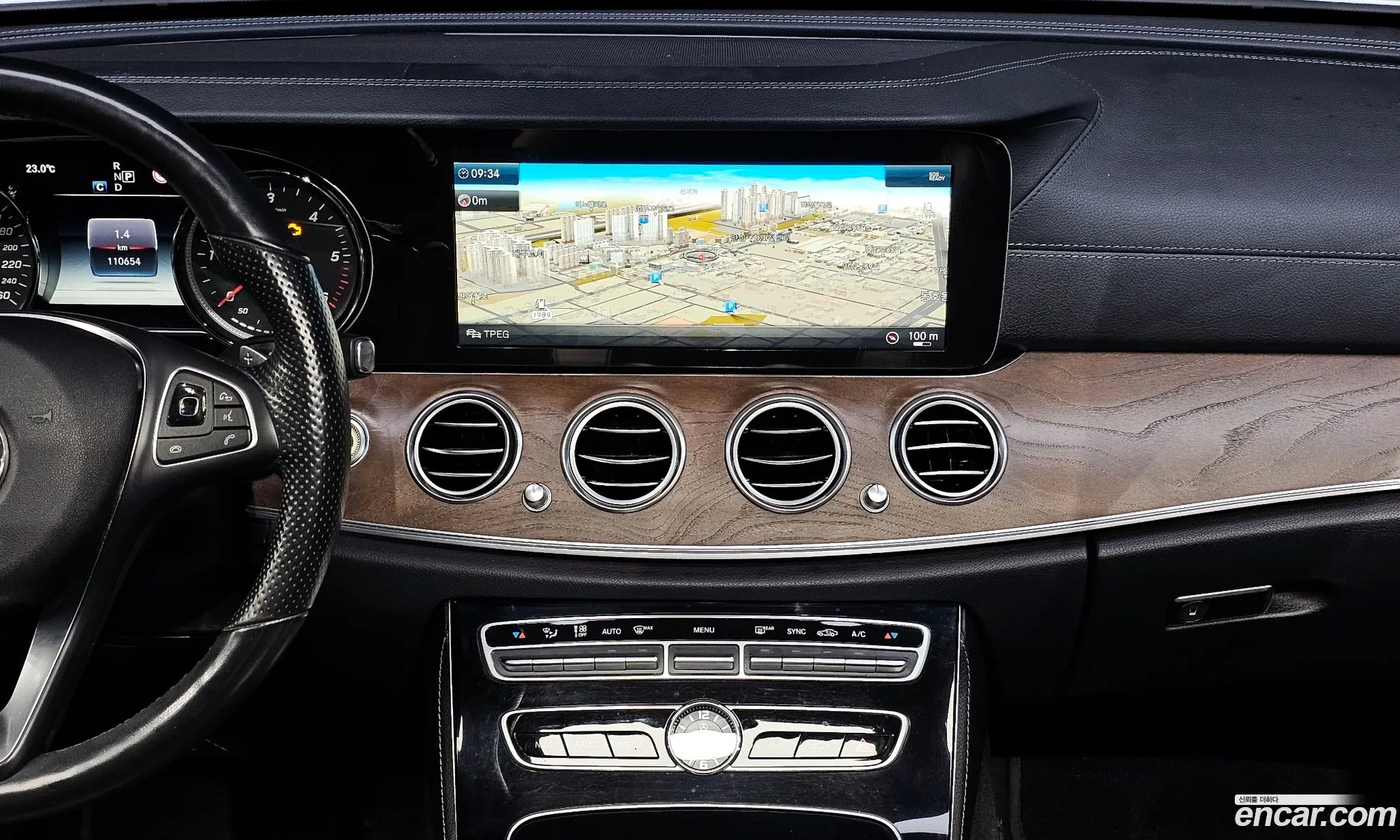 Mercedes-Benz E-Class W213 2017 WDDZF0FBXJA318580 — 3