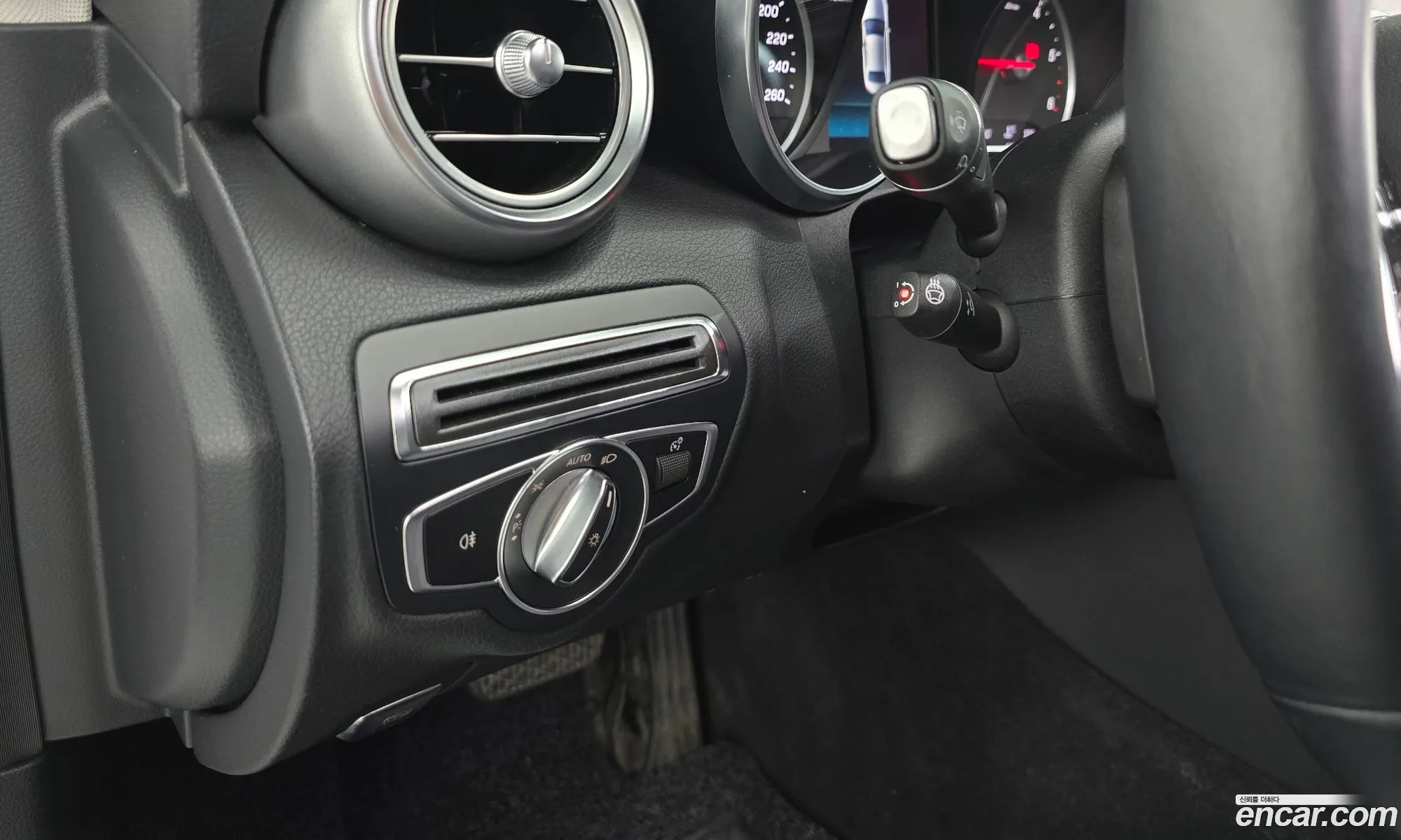 Mercedes-Benz C-Class W205 2019 — 11