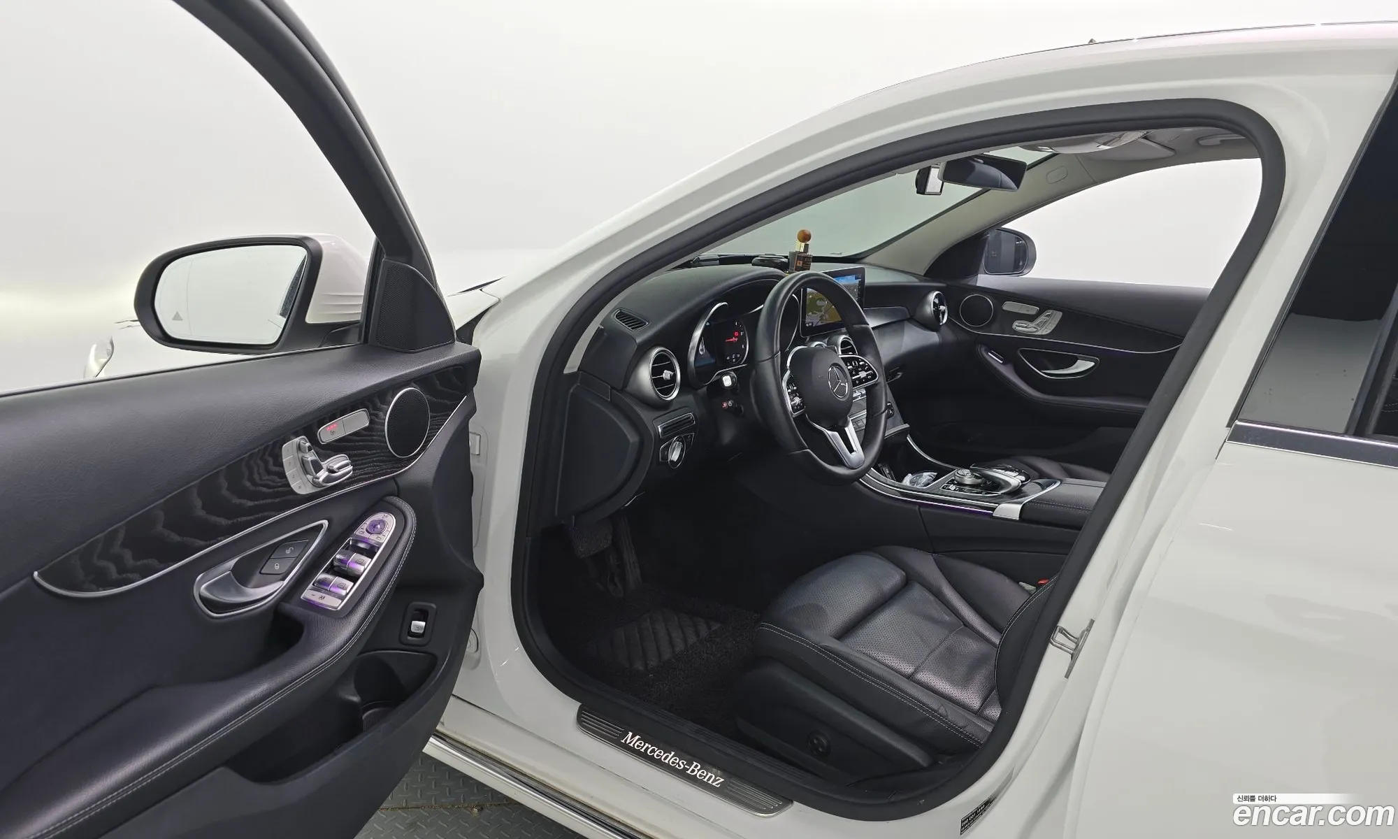 Mercedes-Benz C-Class W205 2019 — 30