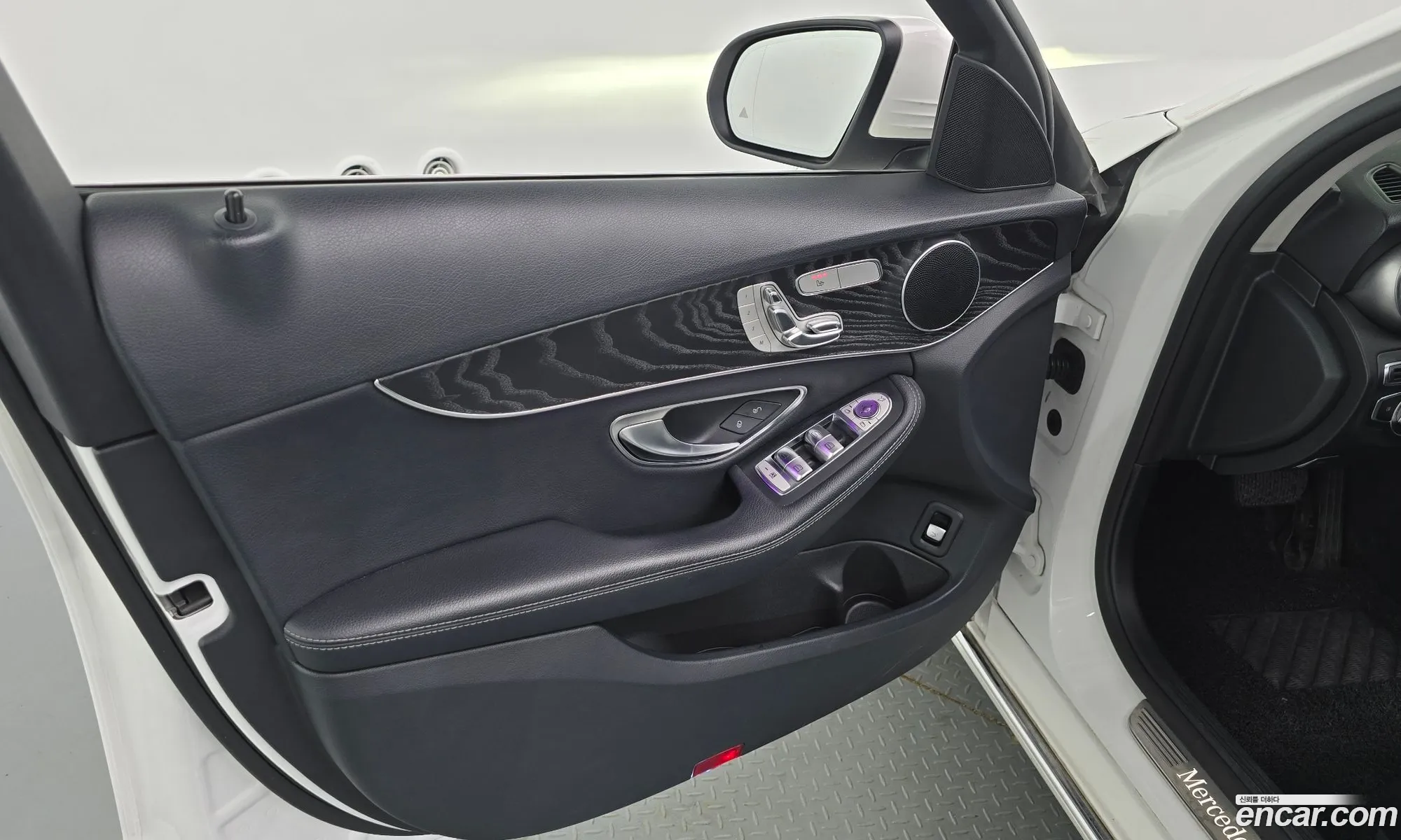 Mercedes-Benz C-Class W205 2019 — 18