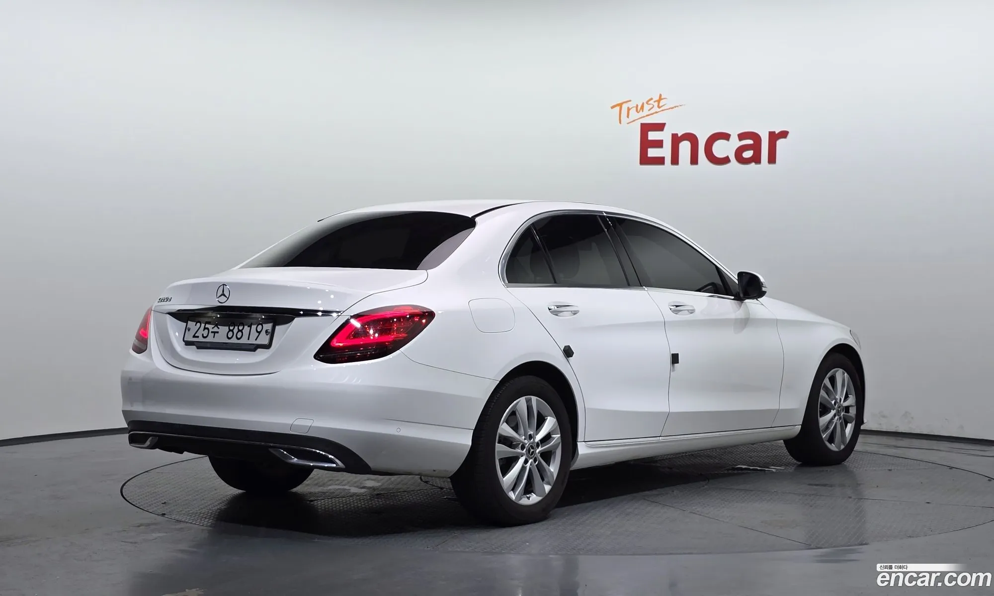 Mercedes-Benz C-Class W205 2019 — 16