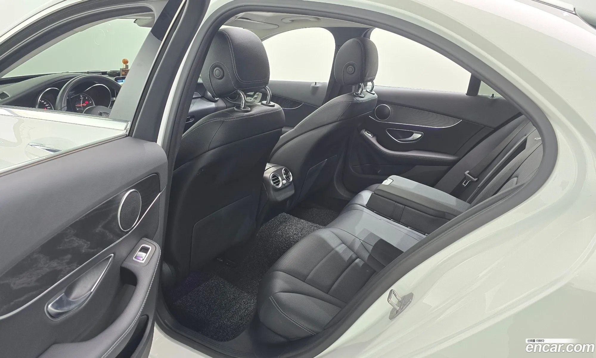 Mercedes-Benz C-Class W205 2019 — 25