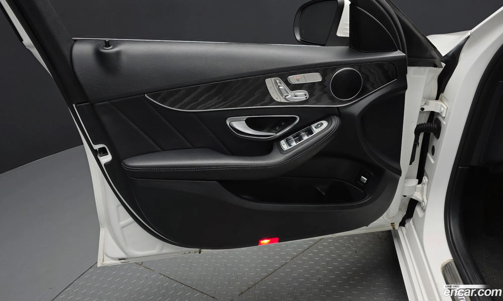 Mercedes-Benz C-Class W205 2019 — 15