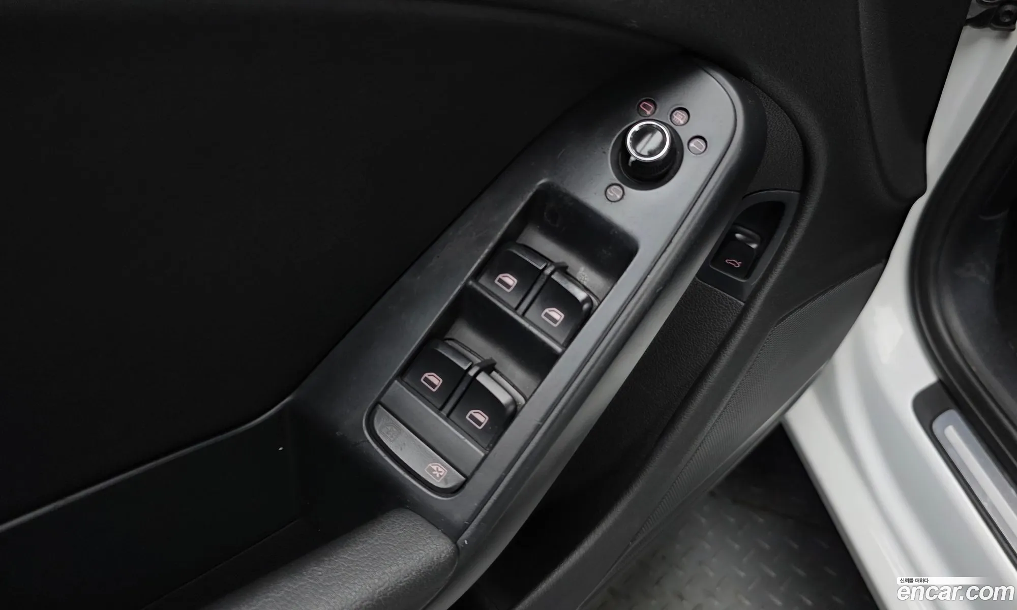 Audi A4 2011 WAUZZZ8K2CN004966 — 11