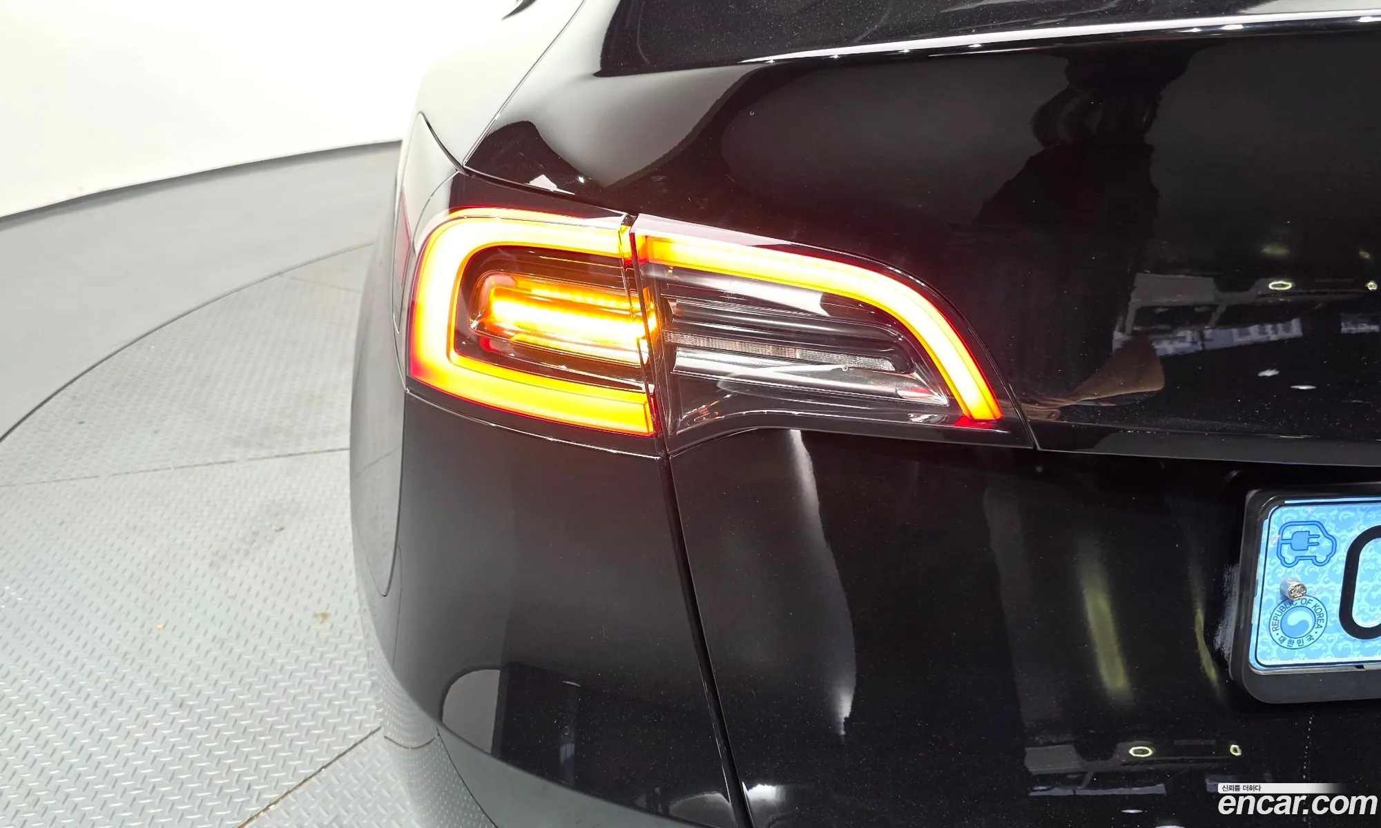 Tesla Model Y 2024 — 15
