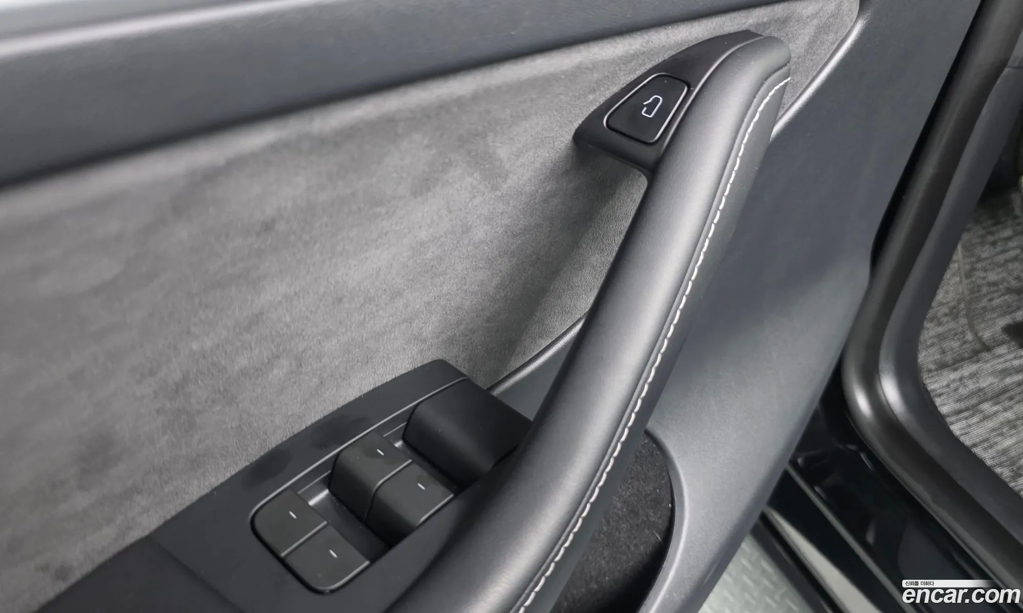 Tesla Model Y 2024 — 21