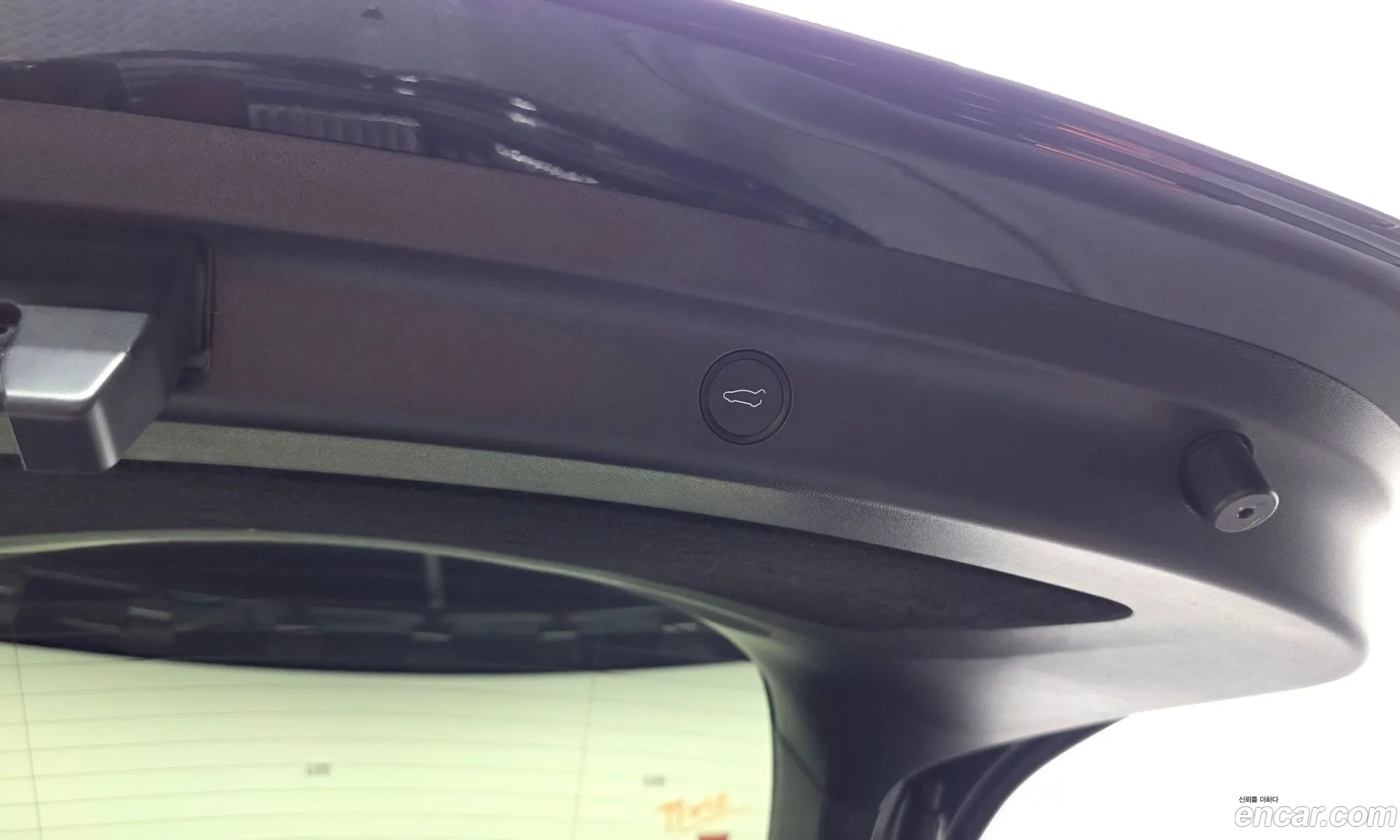 Tesla Model Y 2024 — 28