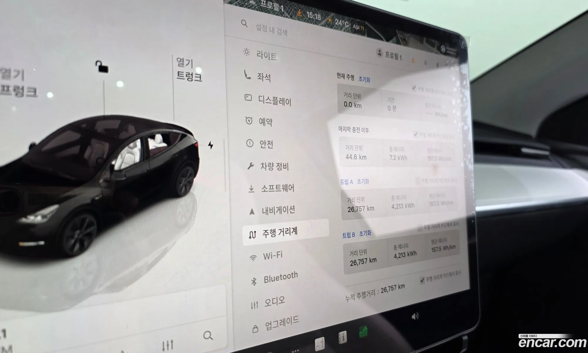 Tesla Model Y 2024 — 18