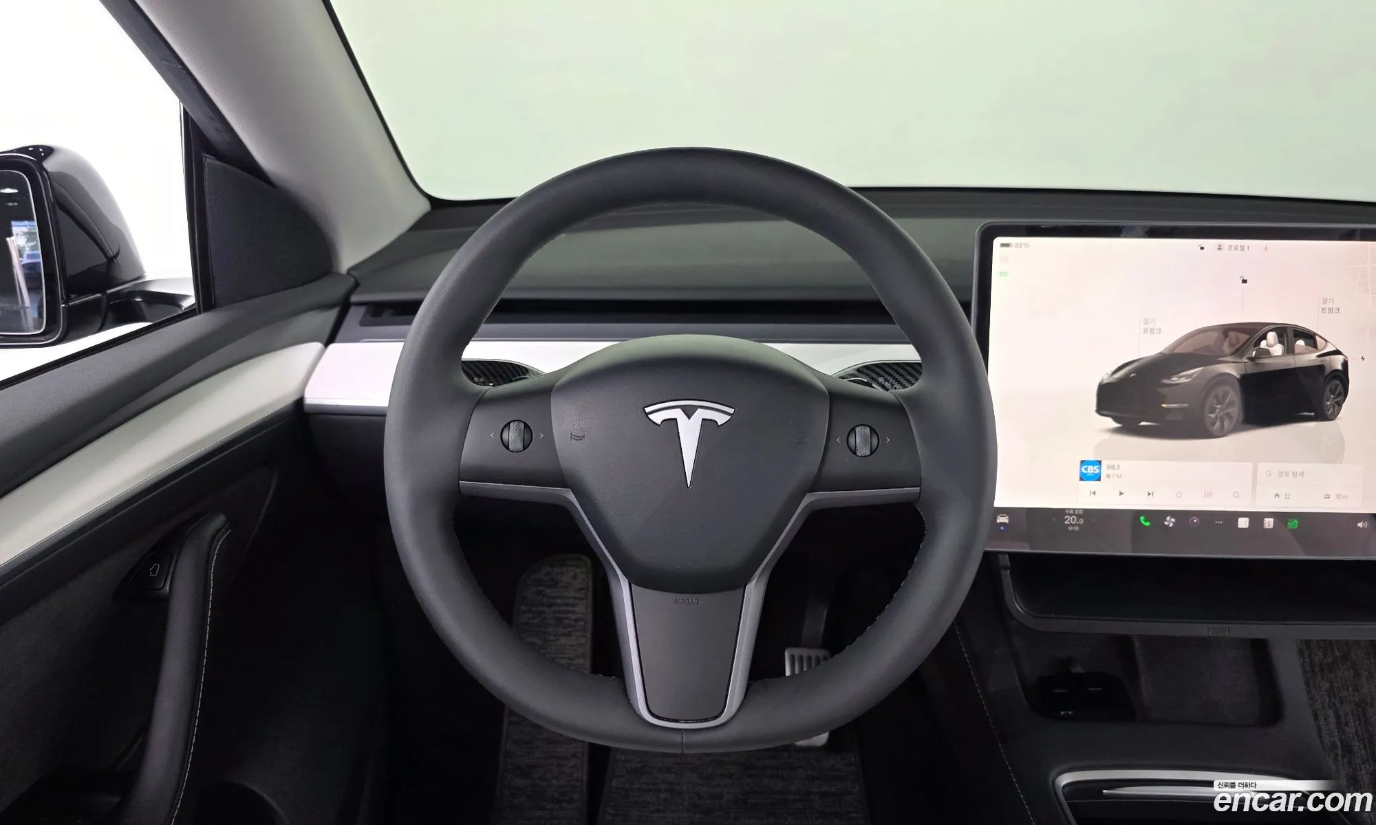 Tesla Model Y 2024 — 19