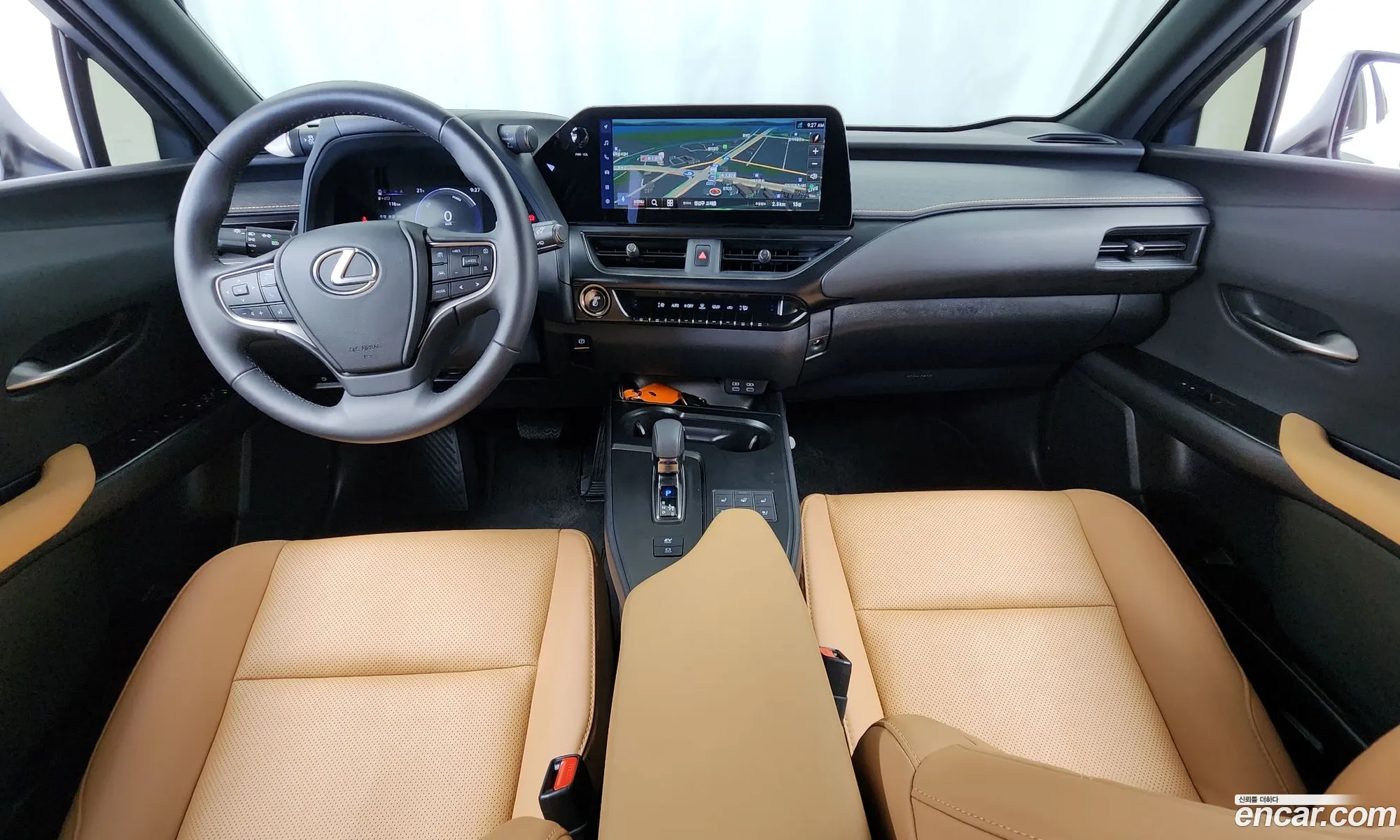 Lexus UX300h 2025 — 9