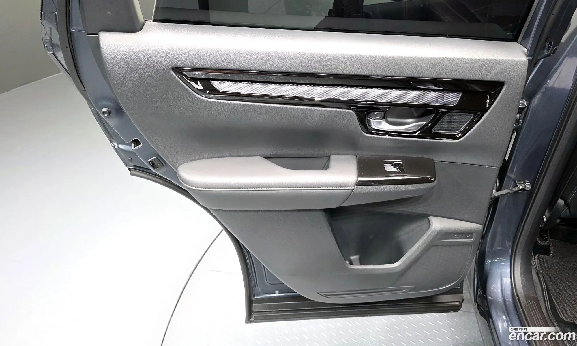 Honda CR-V 6th Gen 2023 — 18