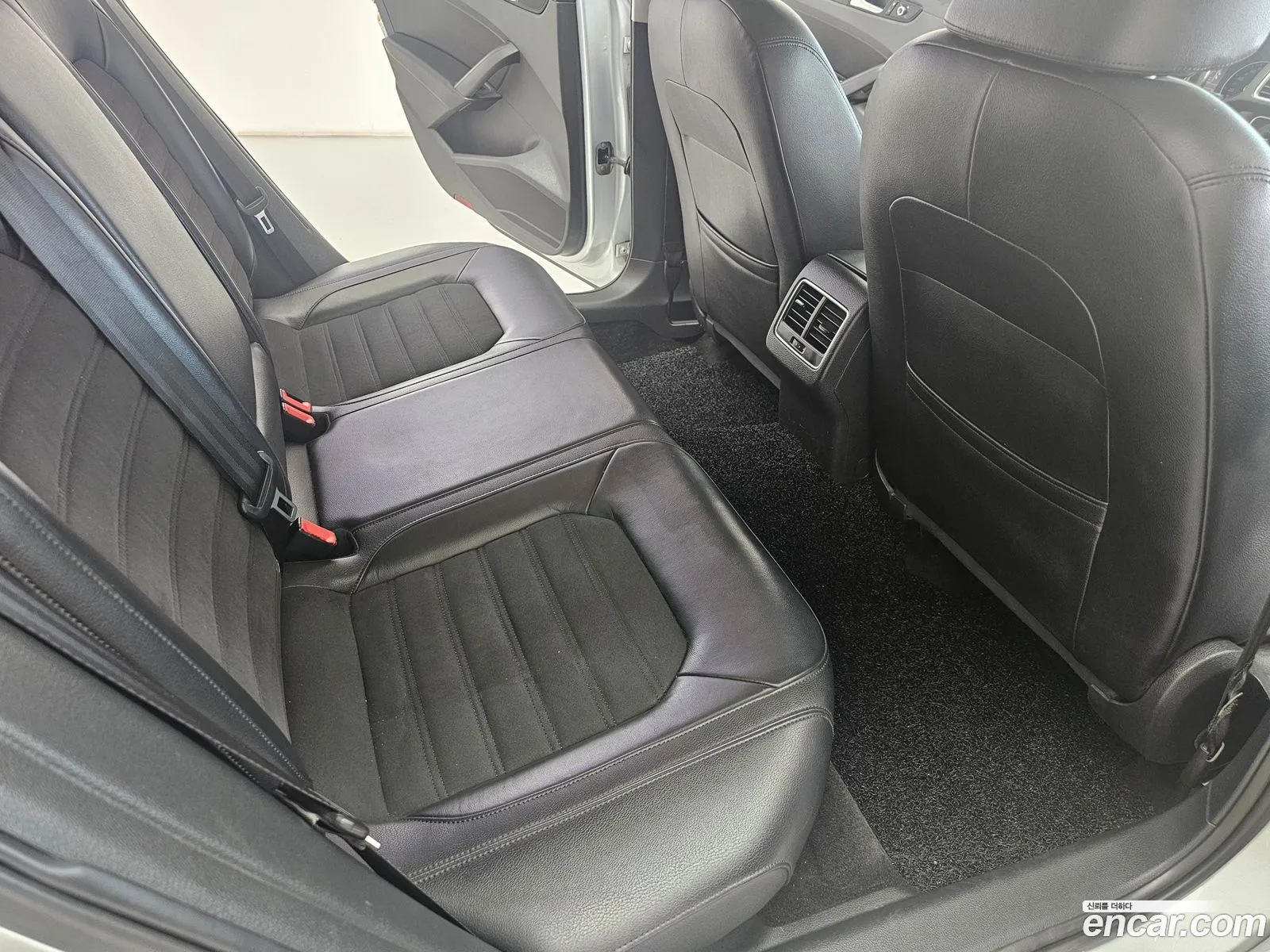 Volkswagen Passat 2015 — 14