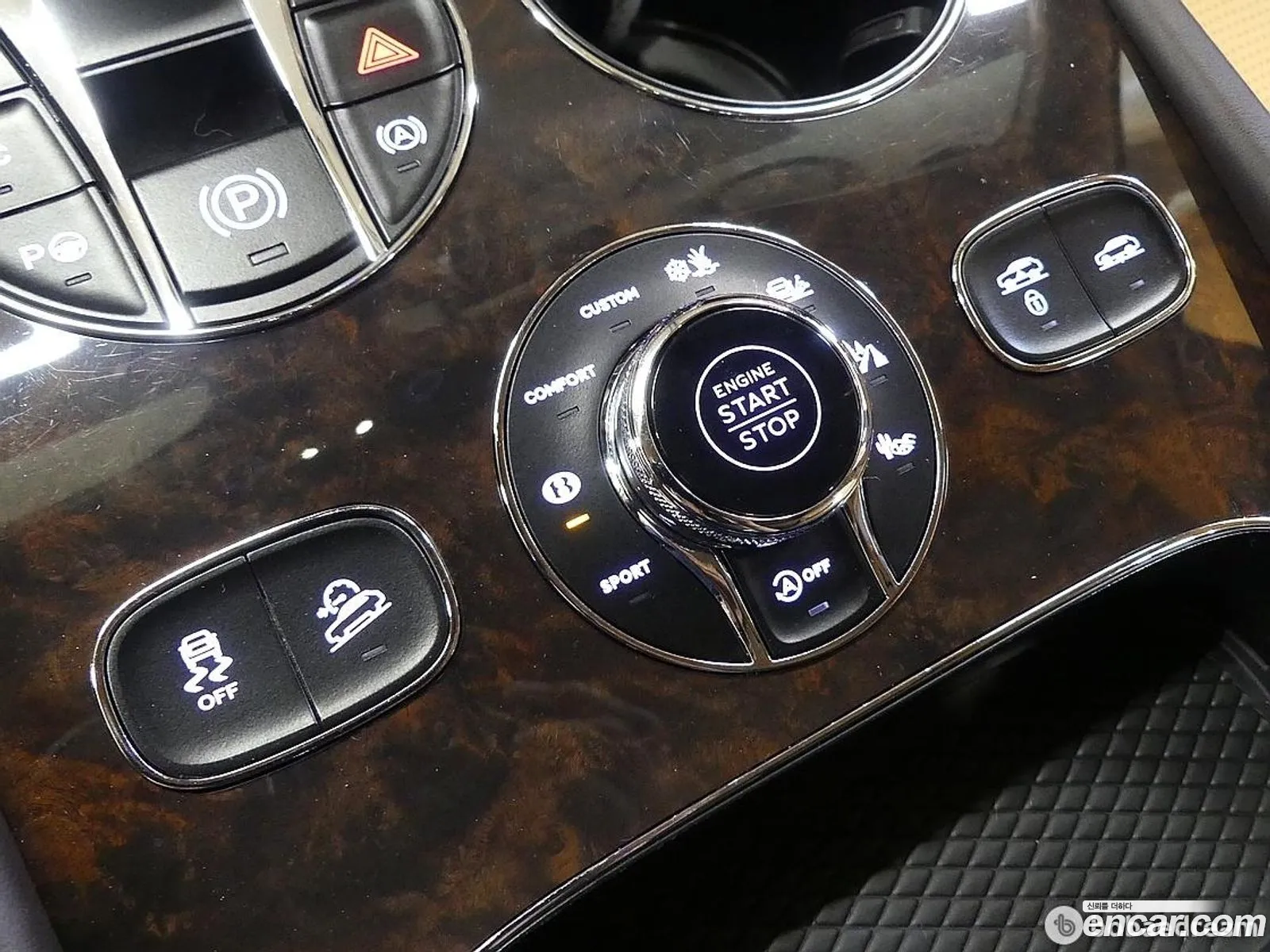 Bentley Bentayga 2022 — 14