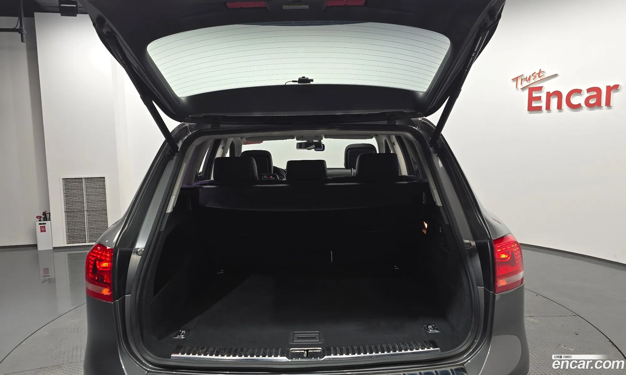 Volkswagen Touareg 2014 — 20