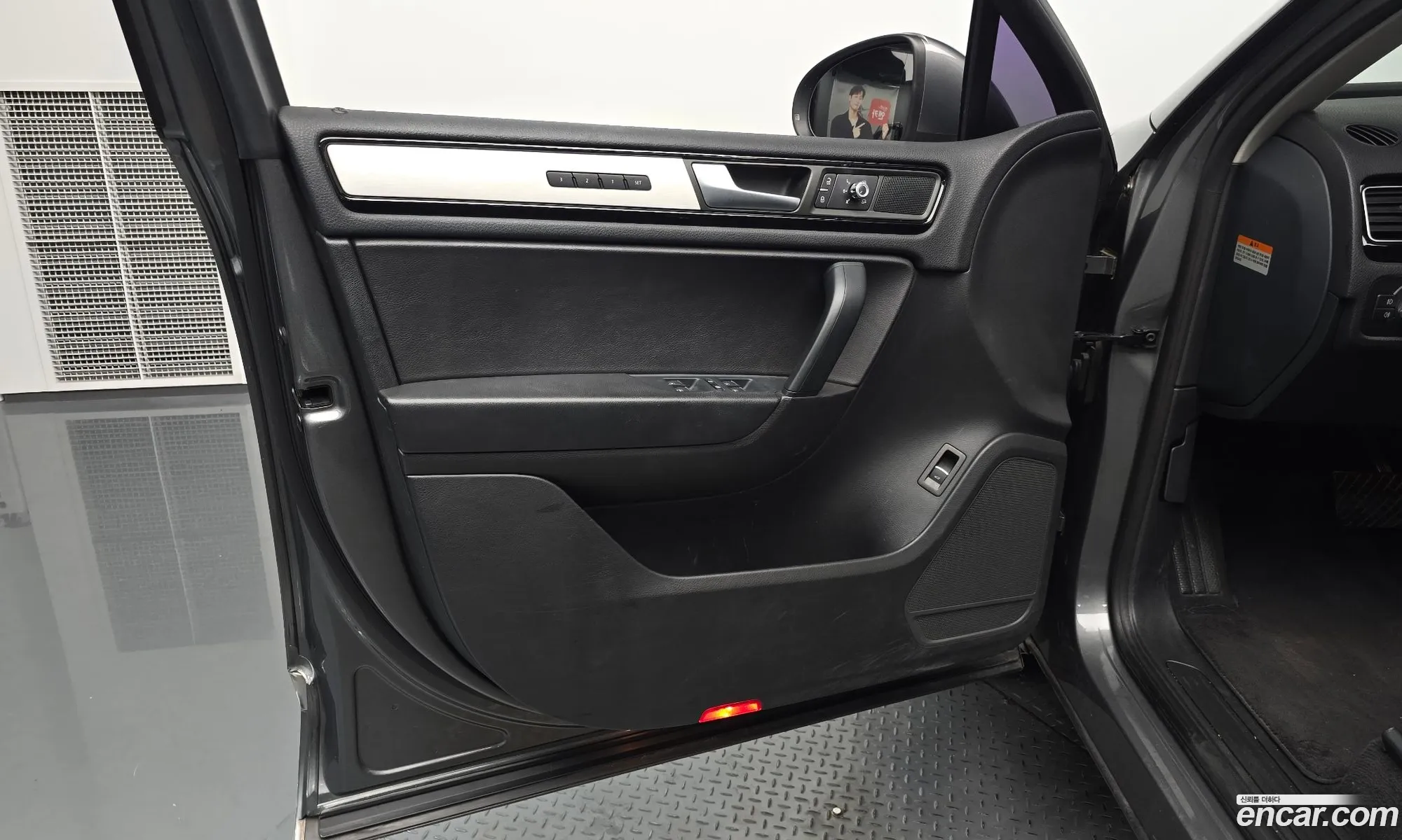 Volkswagen Touareg 2014 — 12