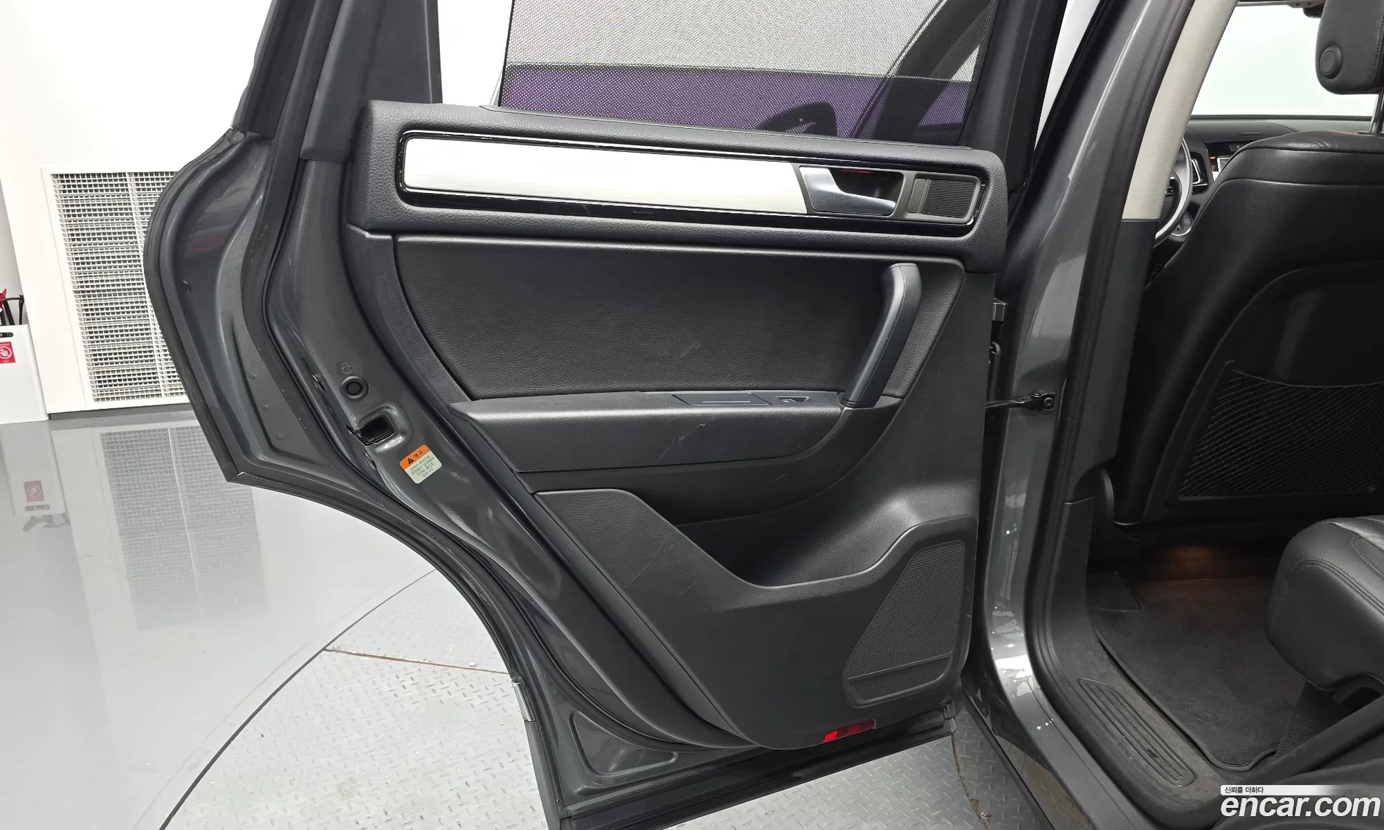 Volkswagen Touareg 2014 — 26