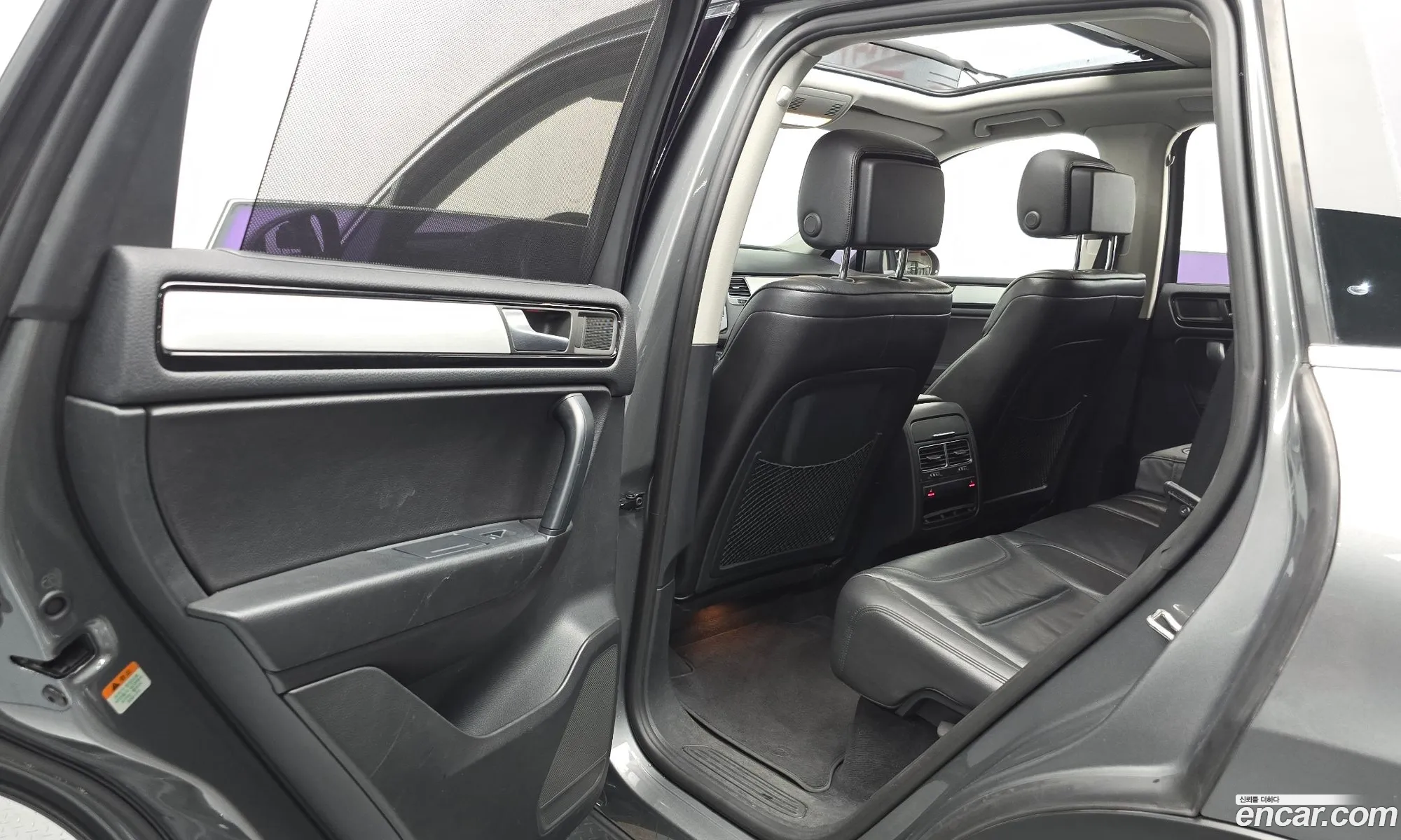 Volkswagen Touareg 2014 — 28