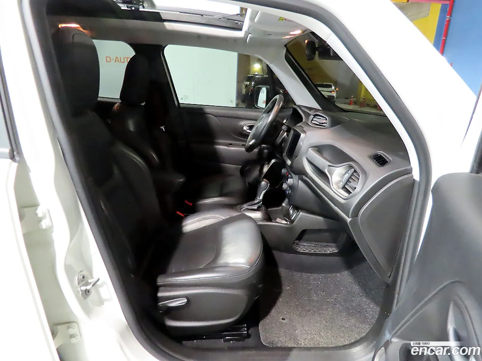 Jeep Renegade 2020 — 18