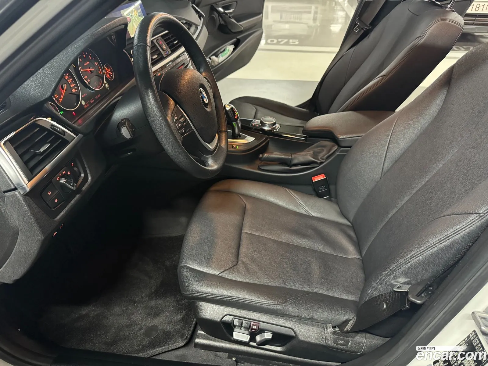 BMW 3 Series 2017 — 12