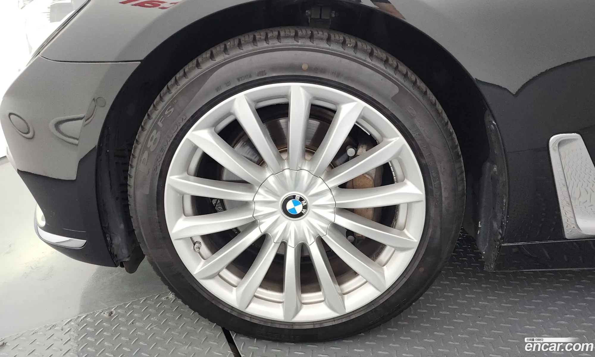 BMW 7 Series 2016 WBA7G6104GG678776 — 19