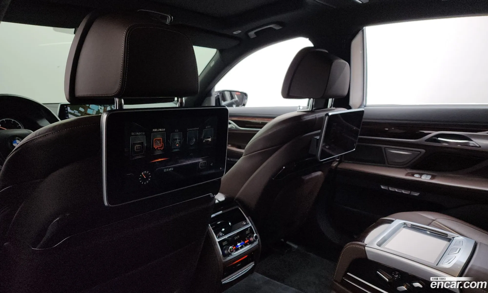 BMW 7 Series 2016 WBA7G6104GG678776 — 3
