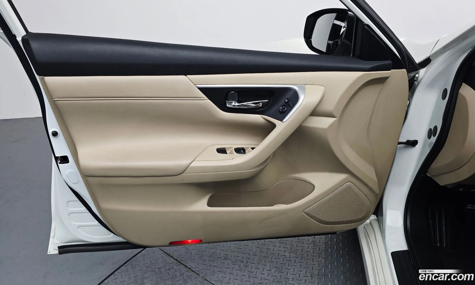 Nissan Altima 2018 — 4