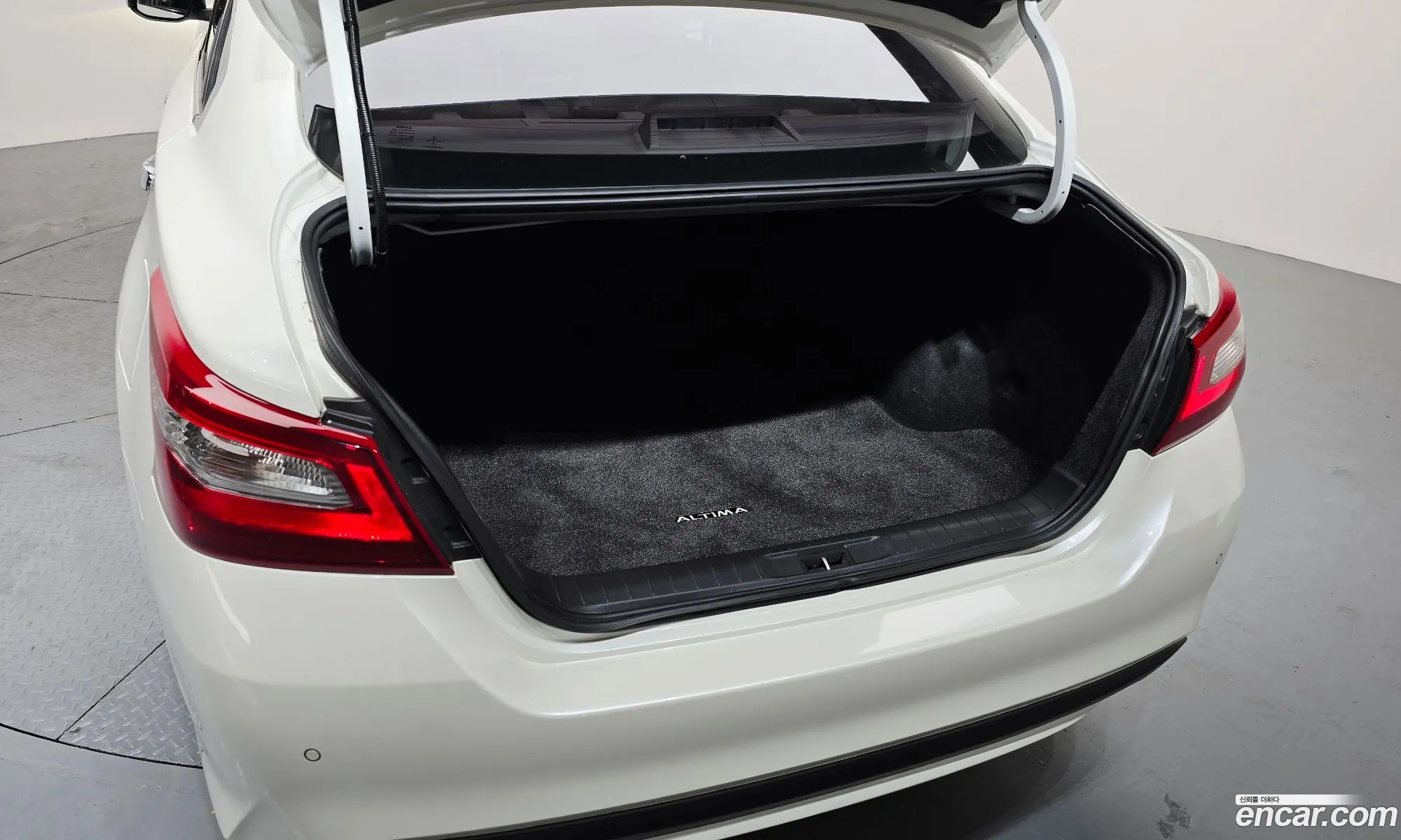 Nissan Altima 2018 — 19