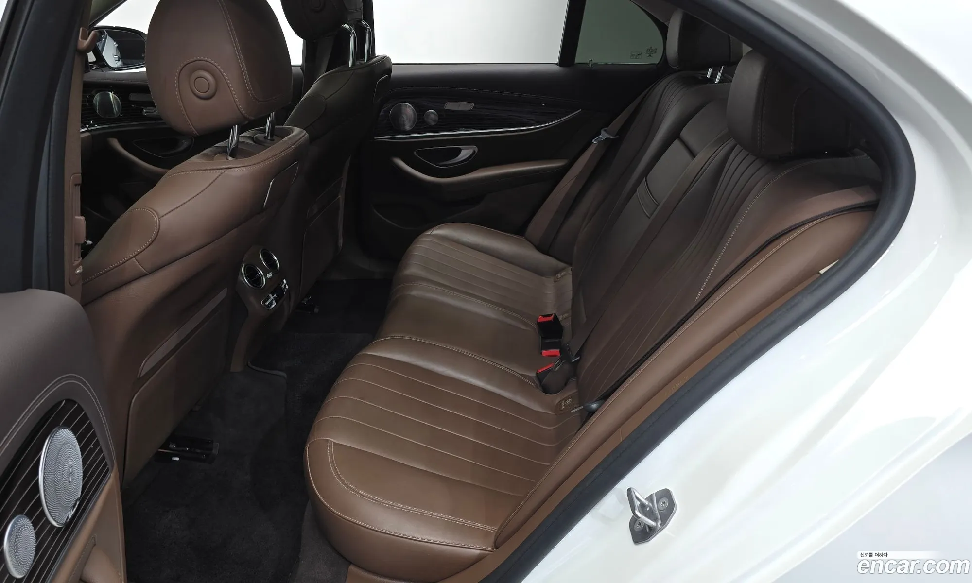 Mercedes-Benz E-Class W213 2018 — 13