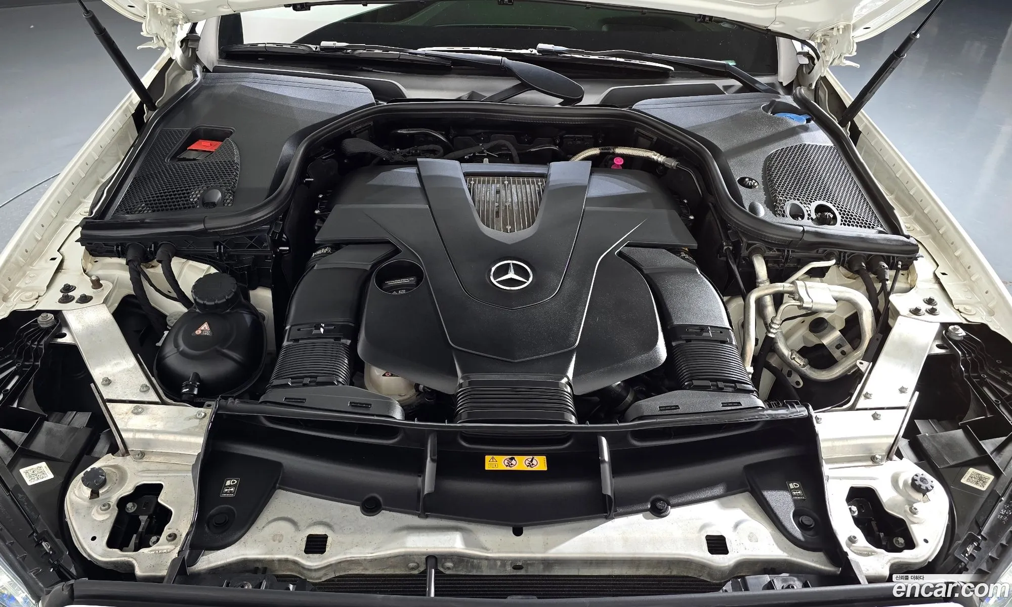 Mercedes-Benz E-Class W213 2018 — 12