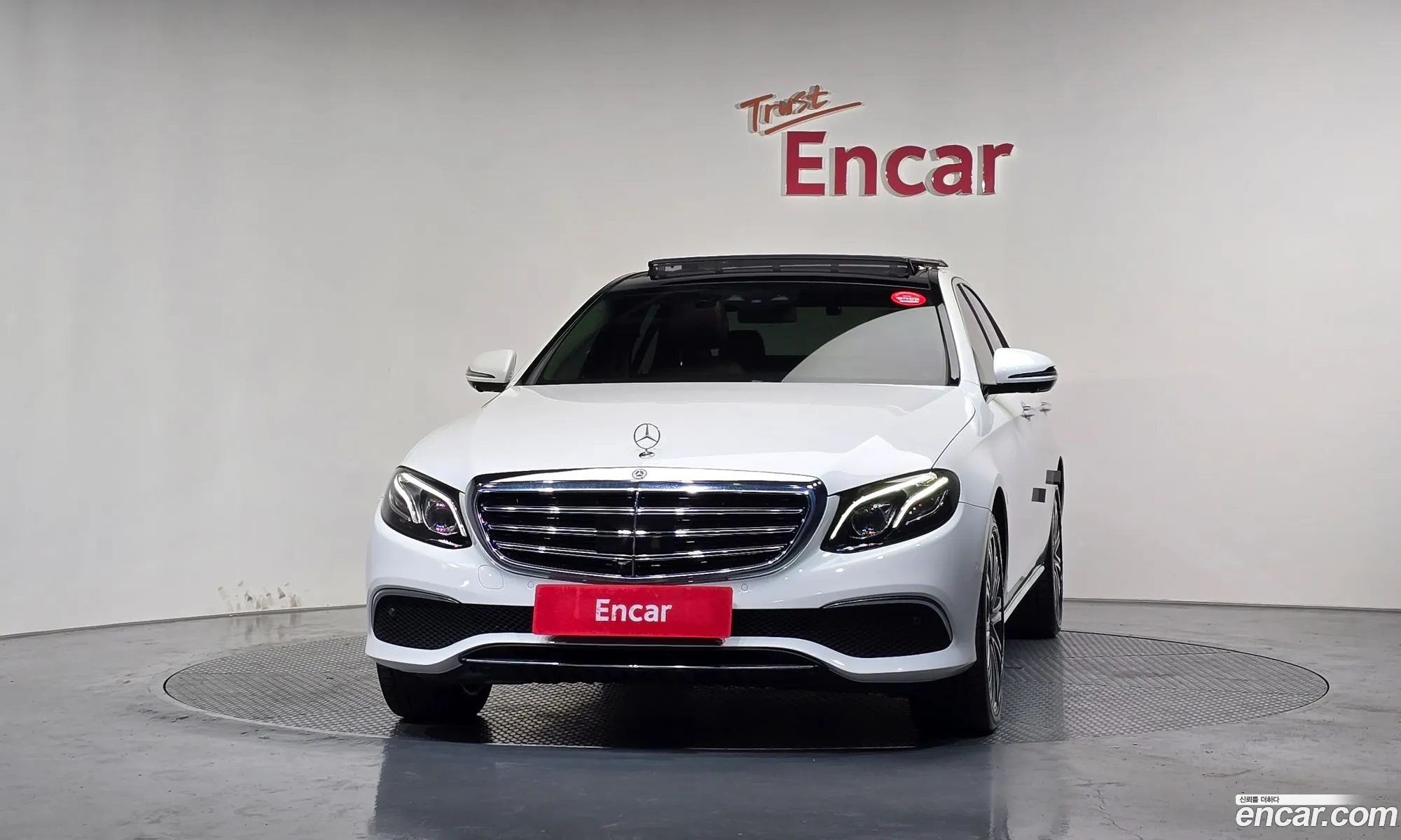 Mercedes-Benz E-Class W213 2018 — 14