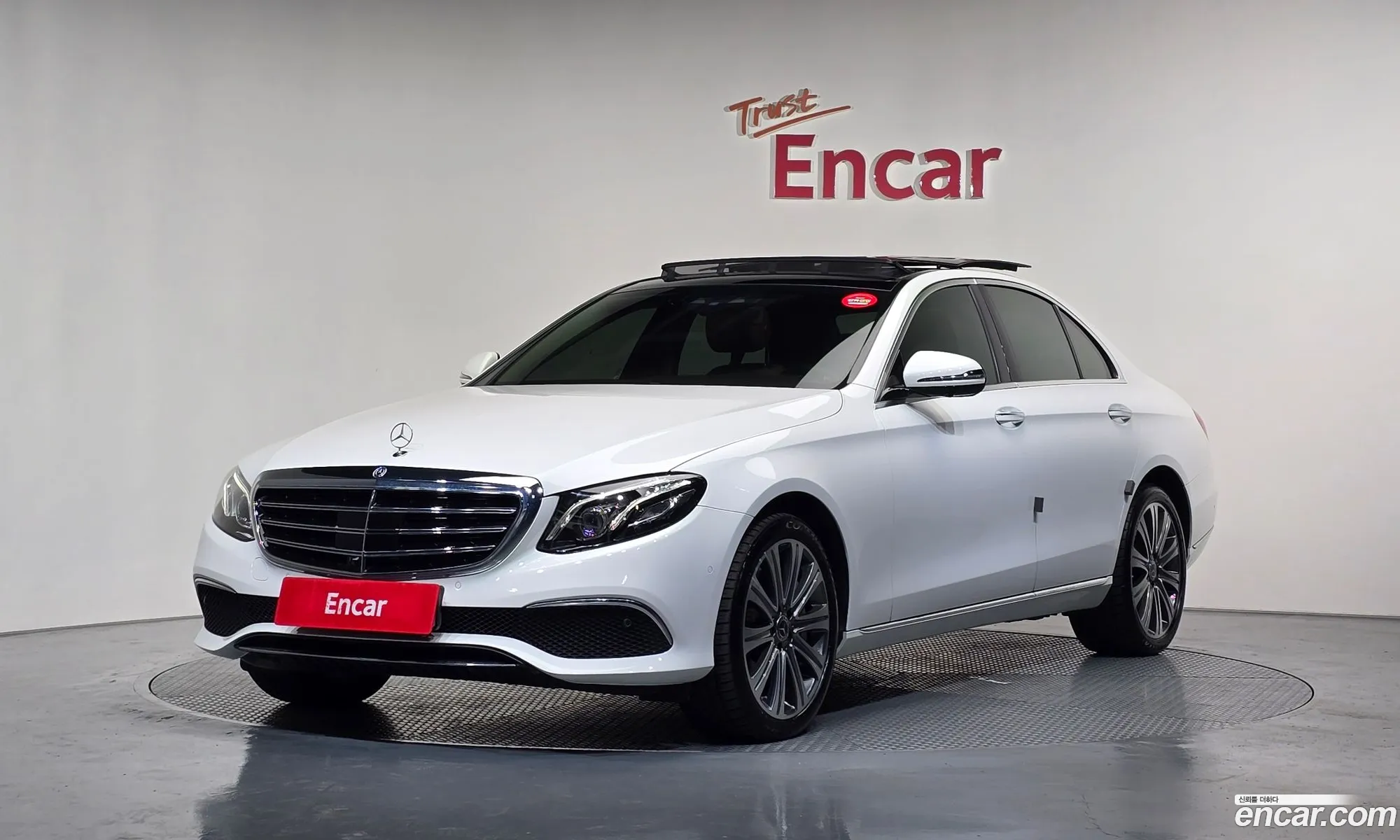 Mercedes-Benz E-Class W213 2018 — 23