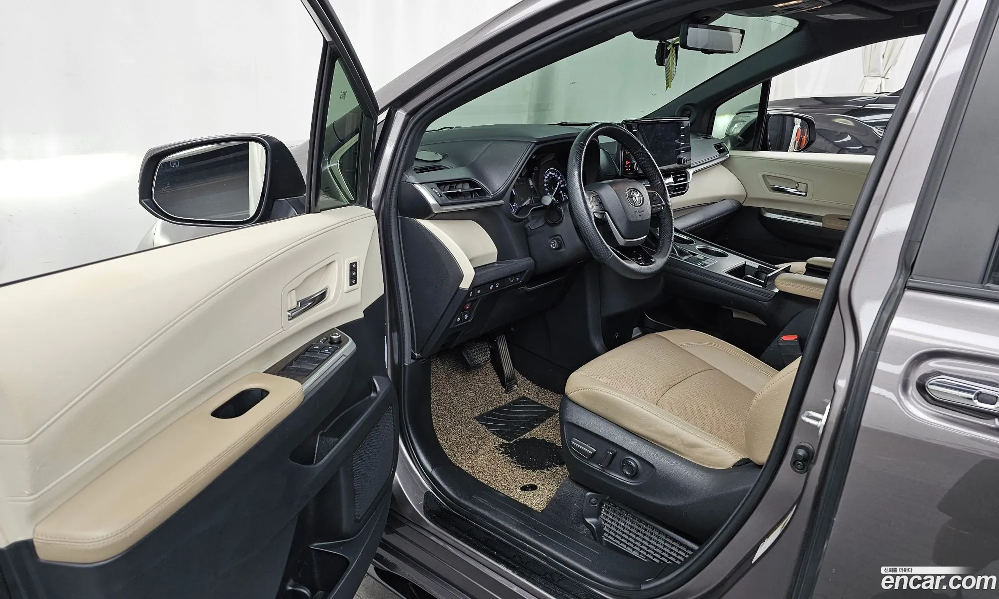 Toyota Sienna 2022 — 32