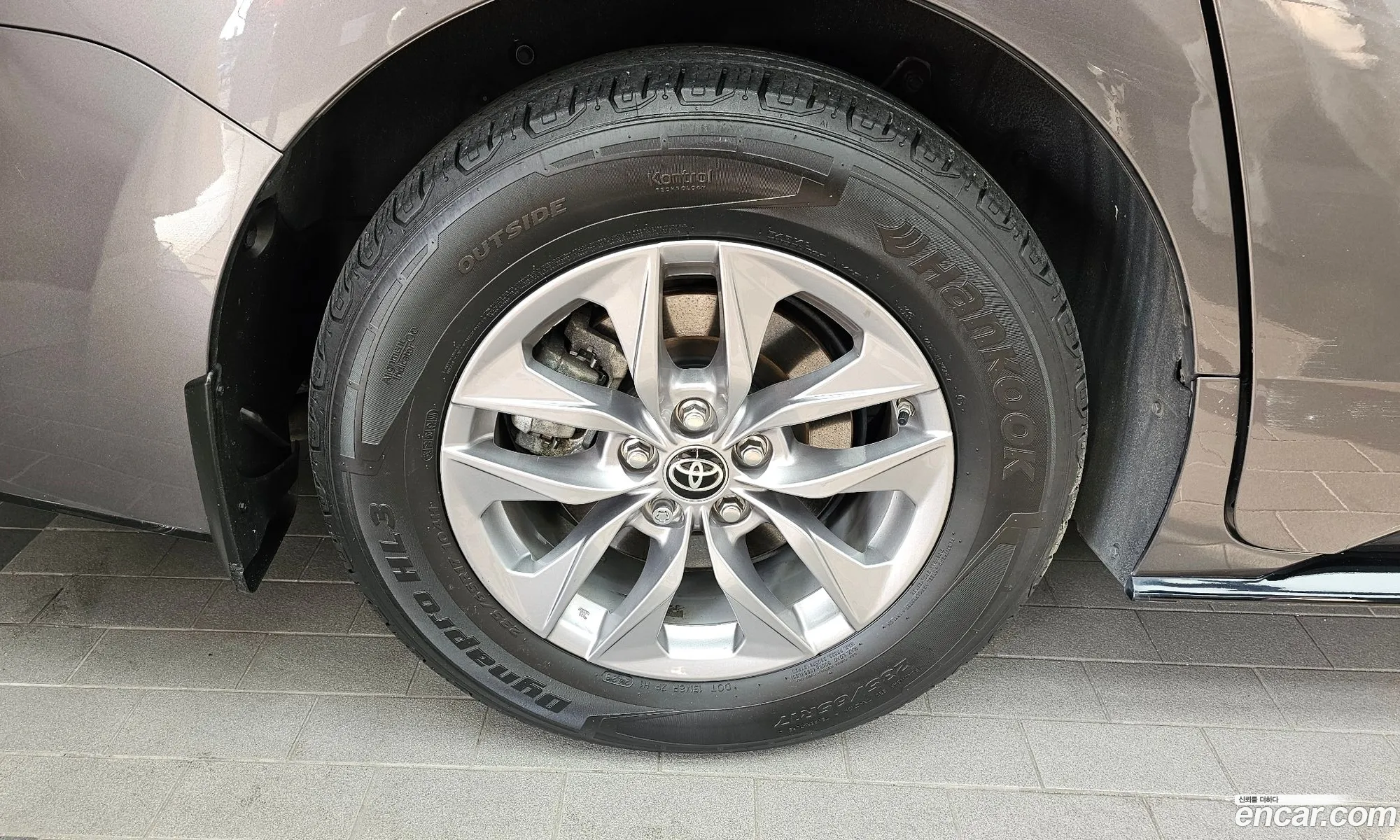 Toyota Sienna 2022 — 28