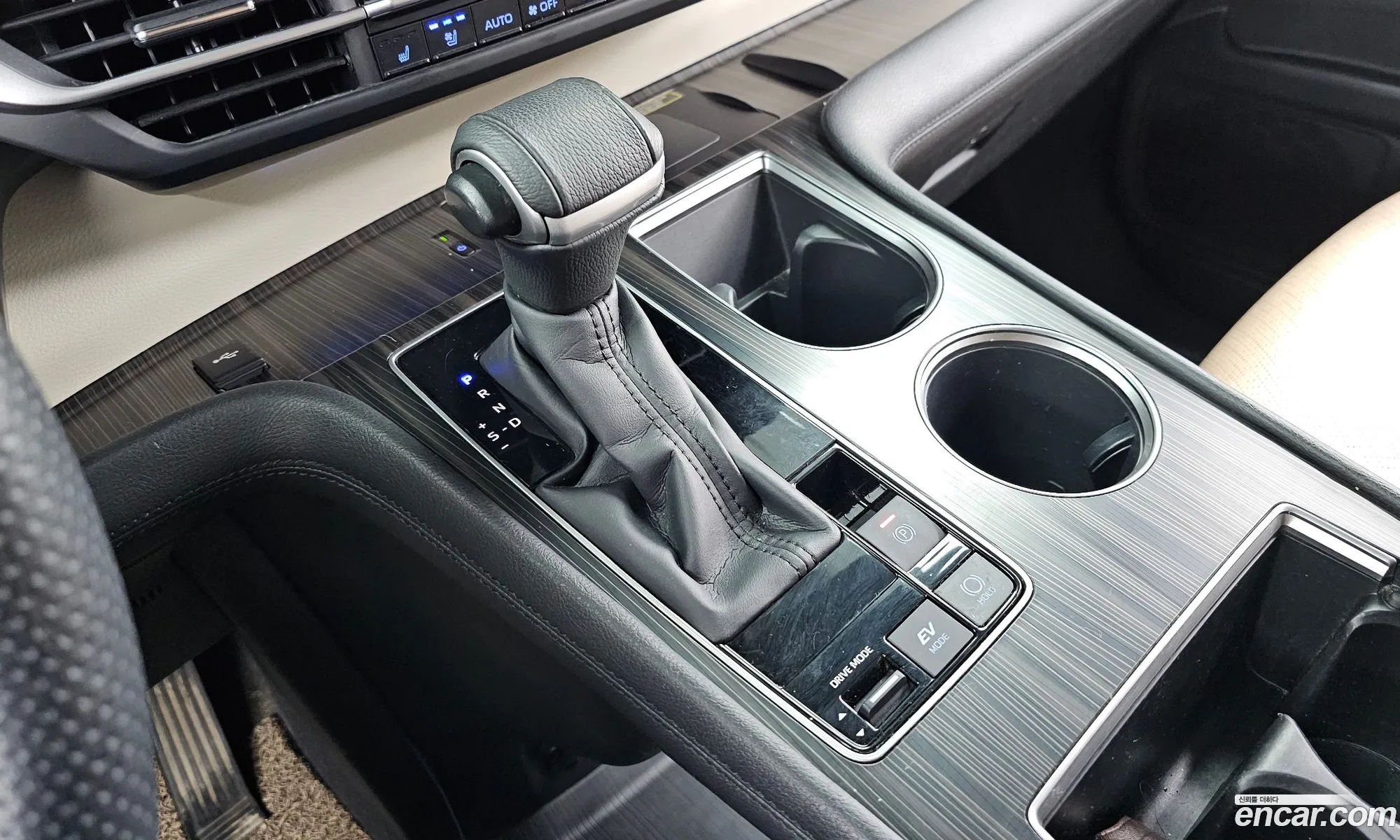 Toyota Sienna 2022 — 4