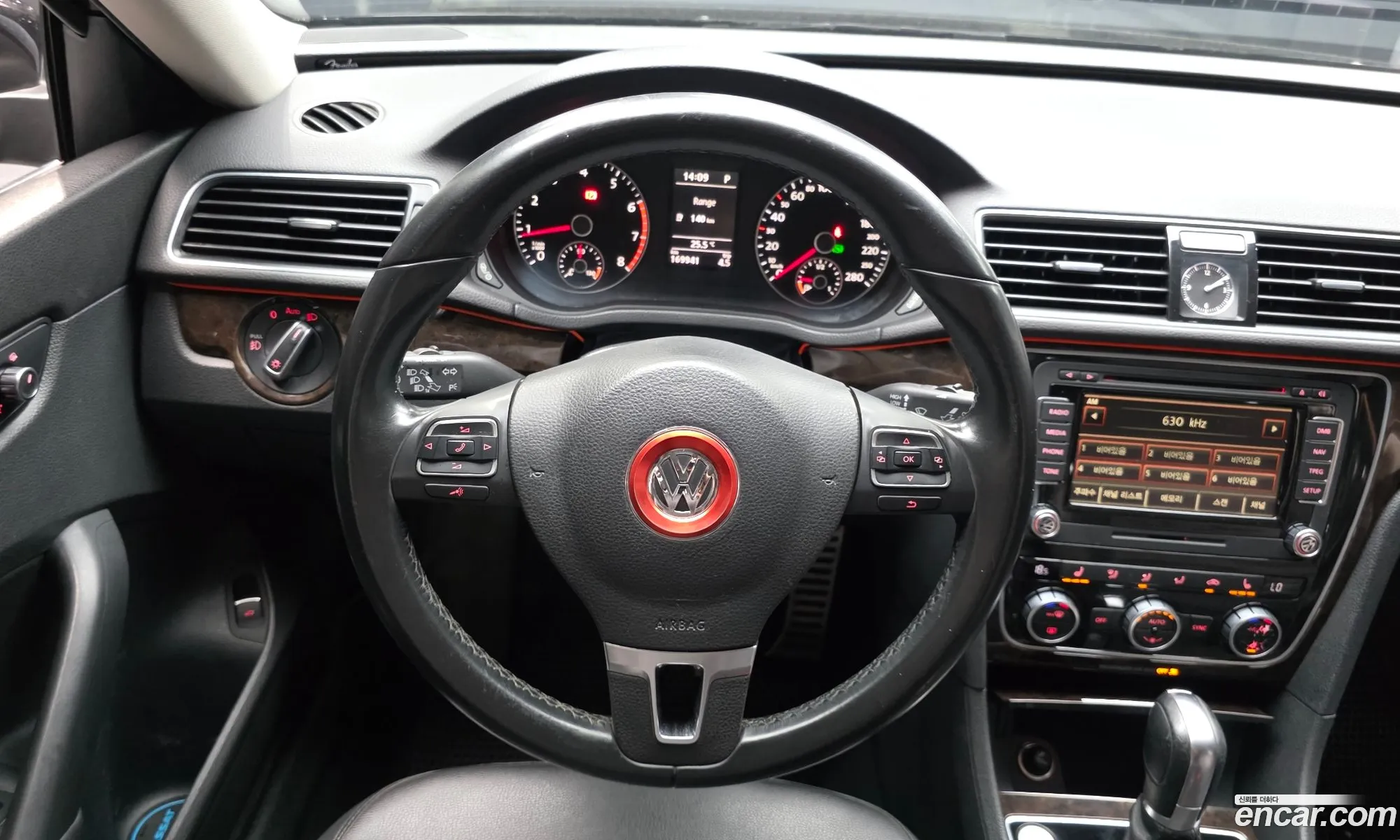 Volkswagen Passat 2015 1VWZZZA3ZFC095790 — 16
