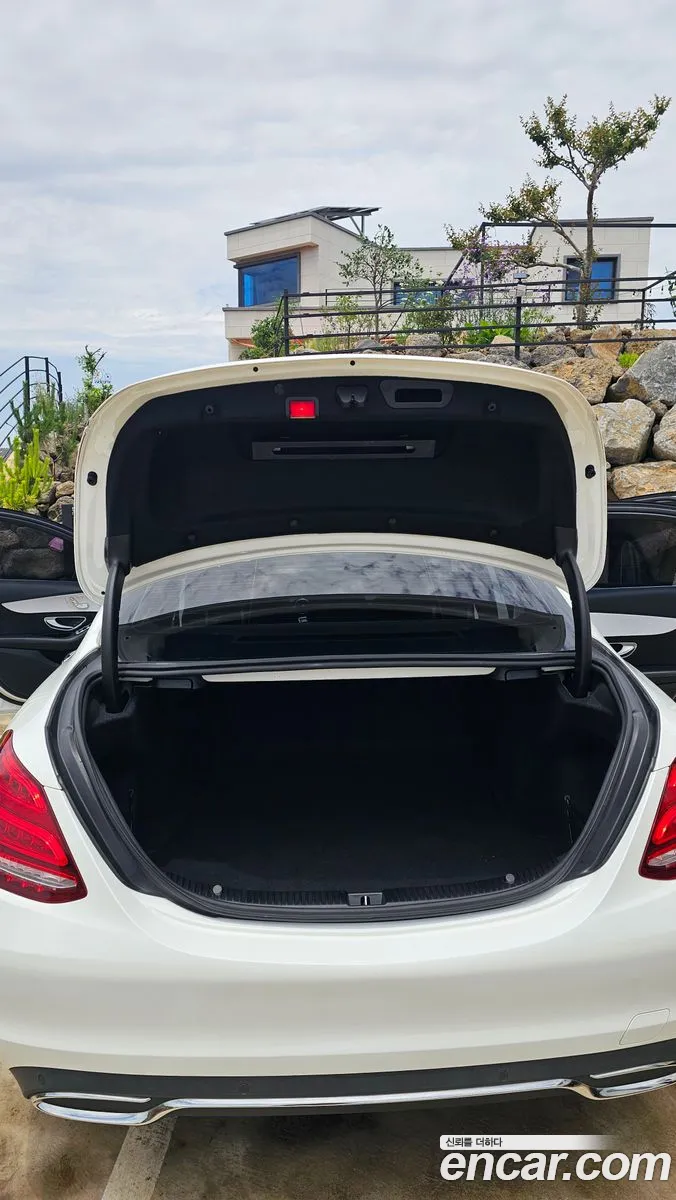 Mercedes-Benz C-Class W205 2018 — 2