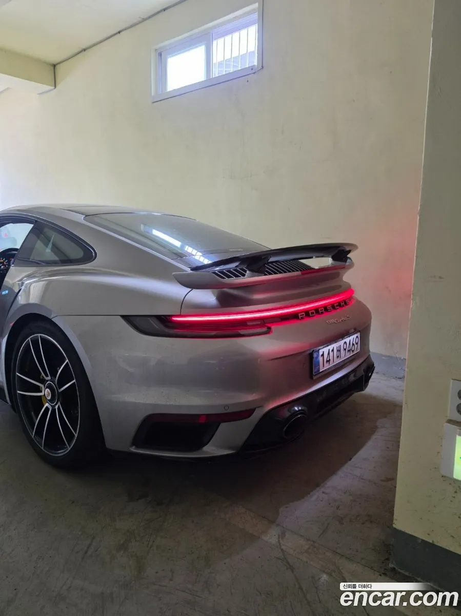 Porsche 911 2021 — 2