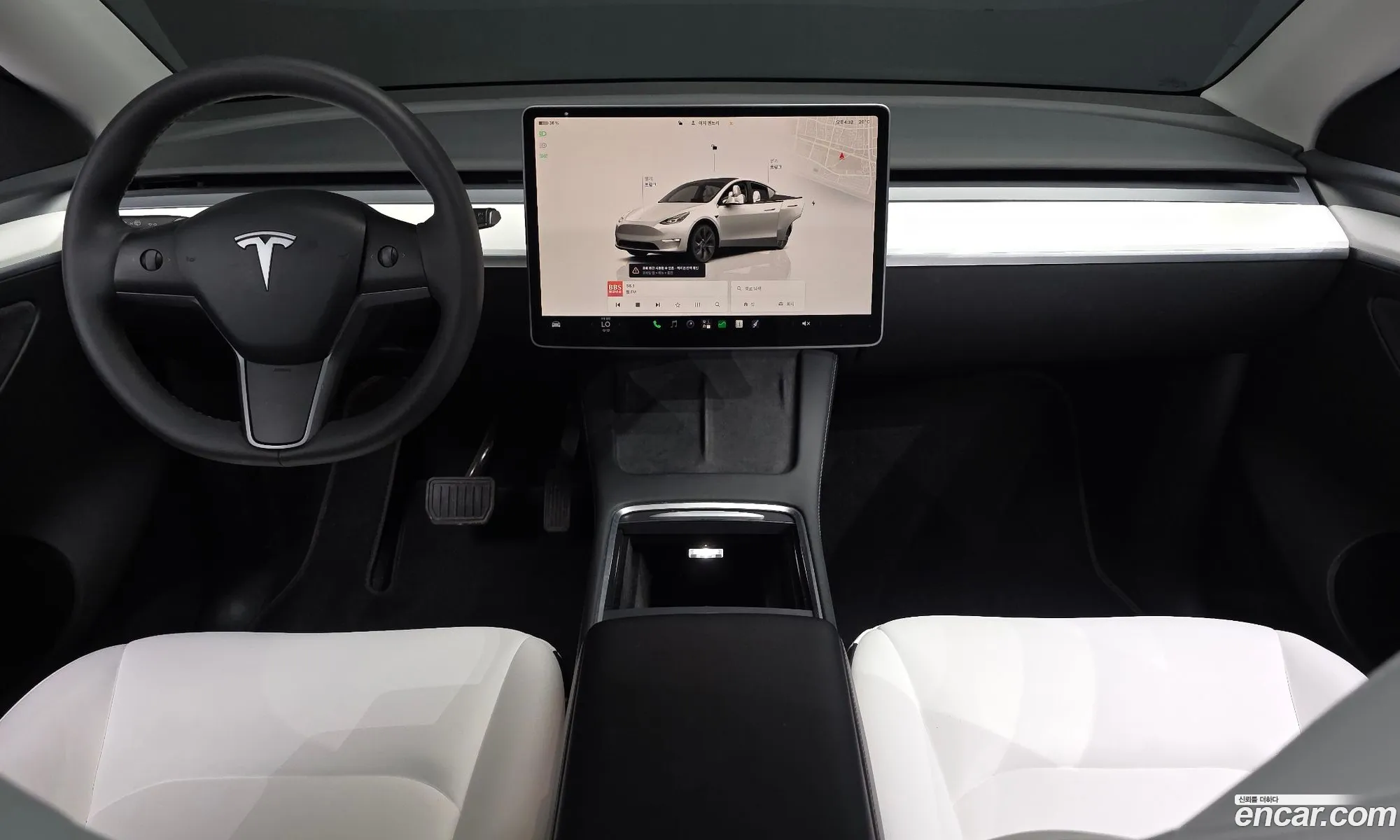 Tesla Model Y 2024 — 17