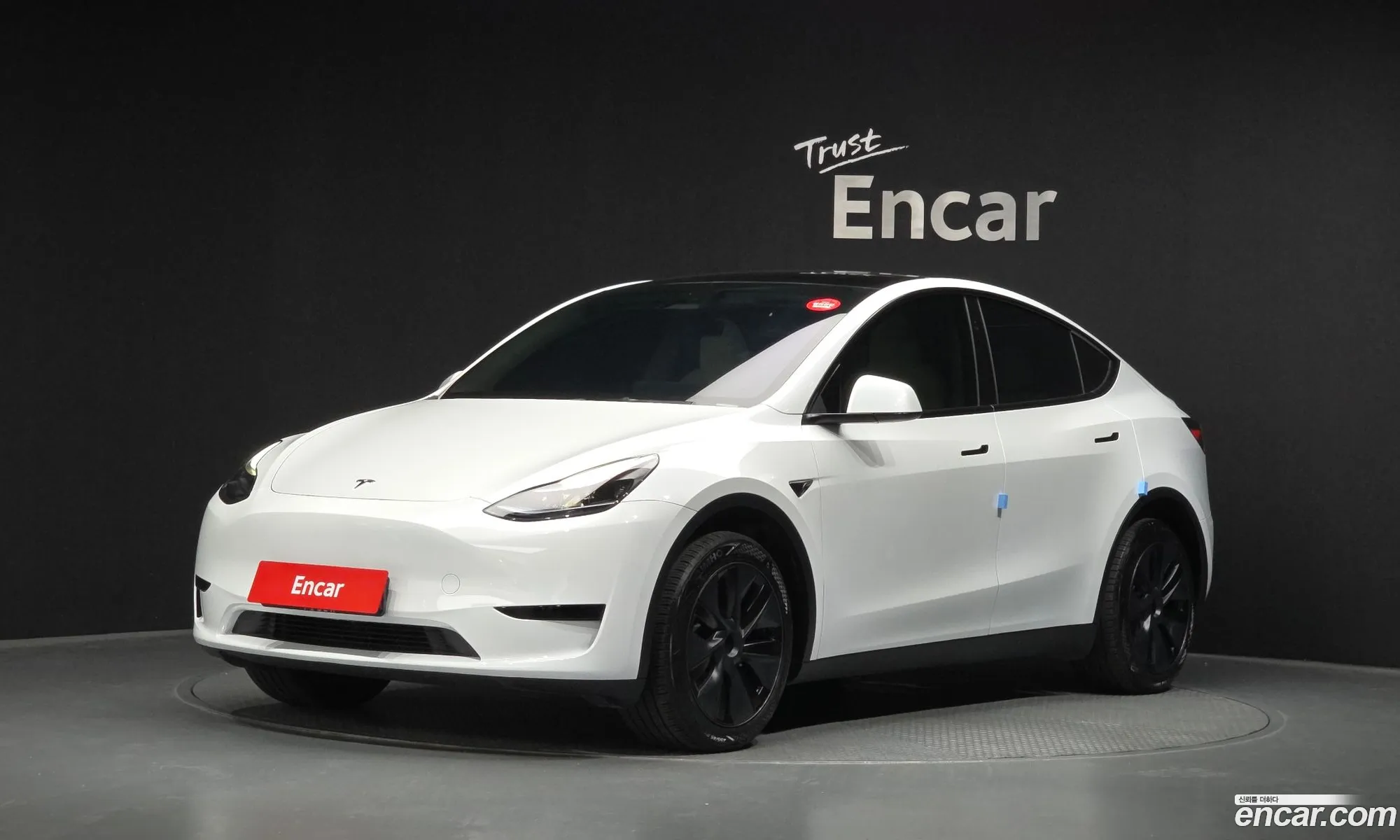 Tesla Model Y 2024 — 13