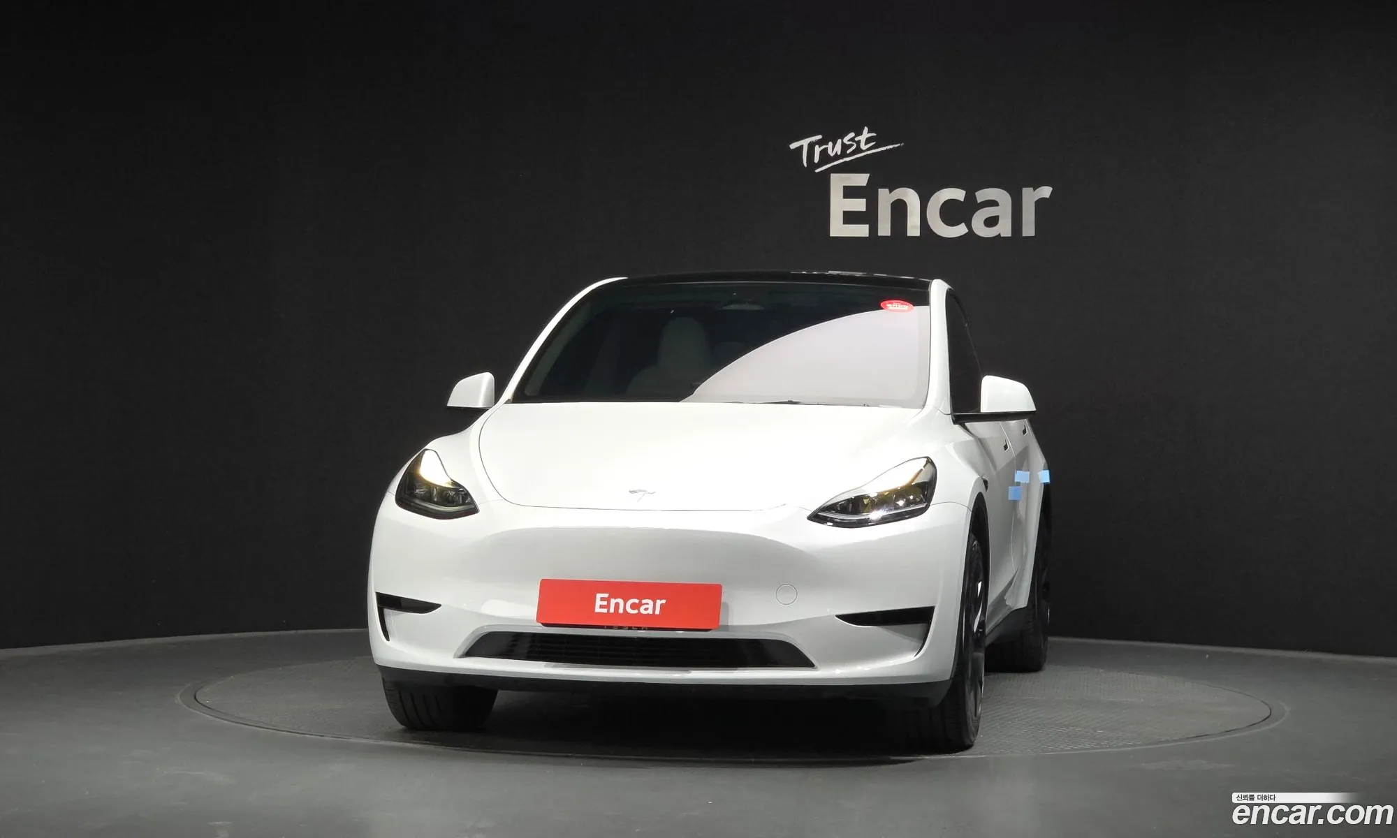 Tesla Model Y 2024 — 15