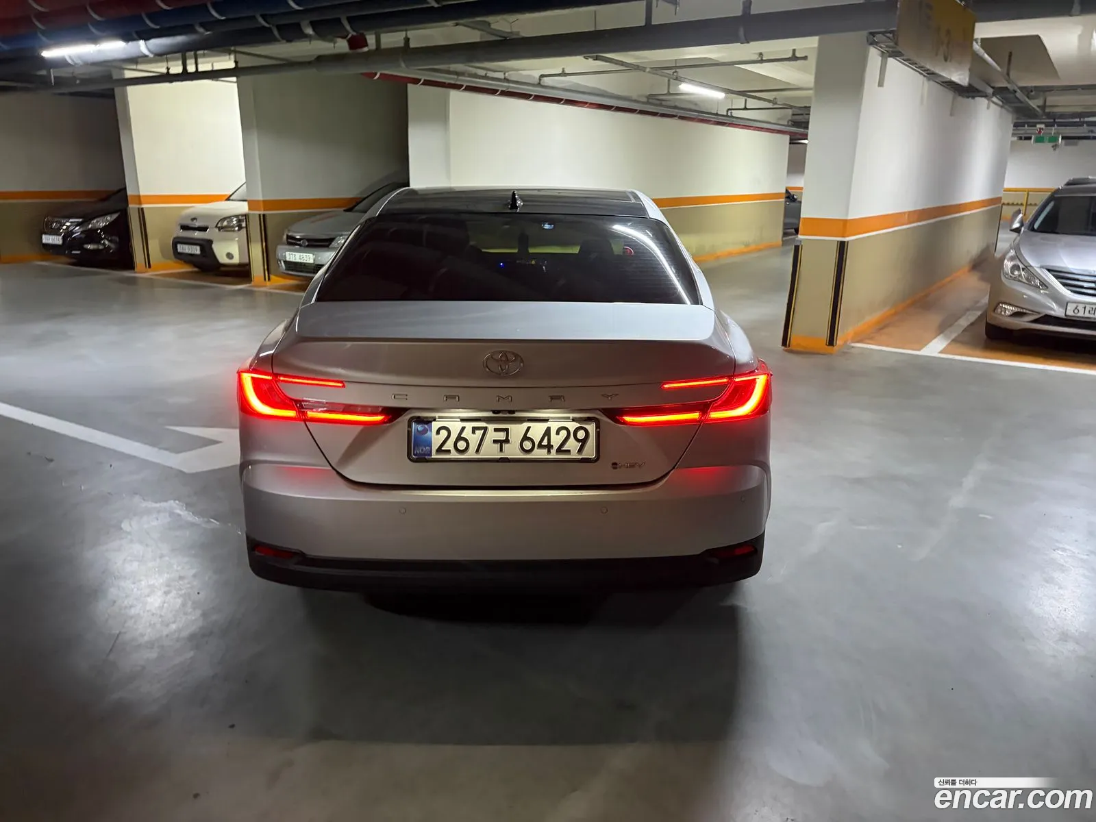 Toyota Camry 2025 — 4