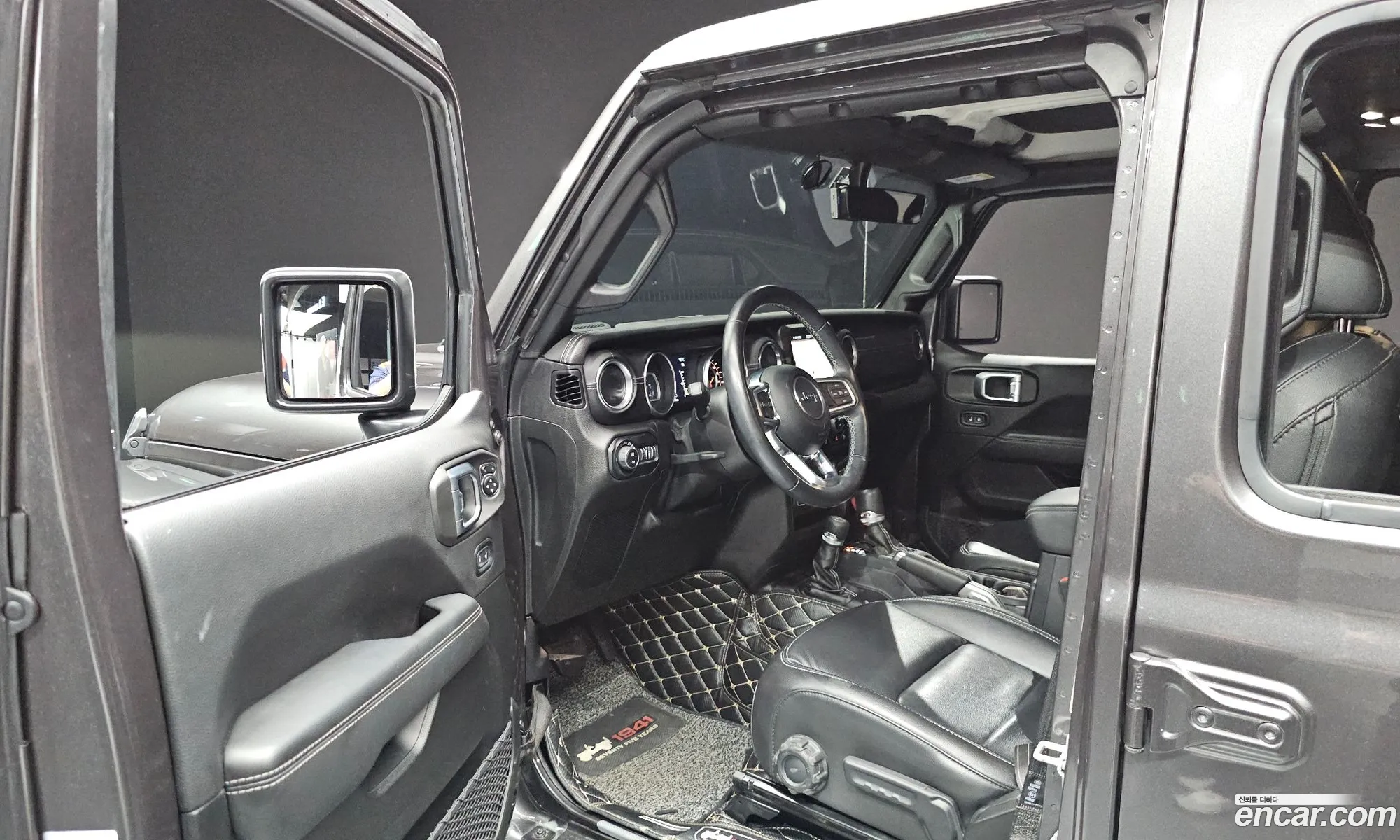 Jeep Wrangler 2020 — 16